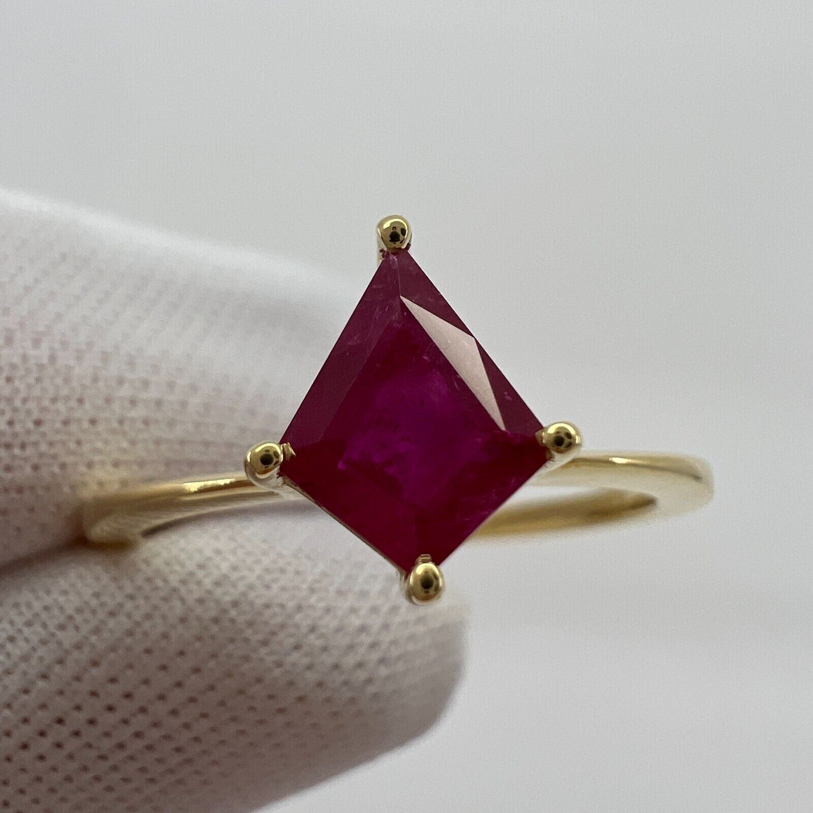 0.73ct Pinkish Red Ruby Fancy Kite Cut 18k Yellow Gold Modern Solitaire Ring — view 5