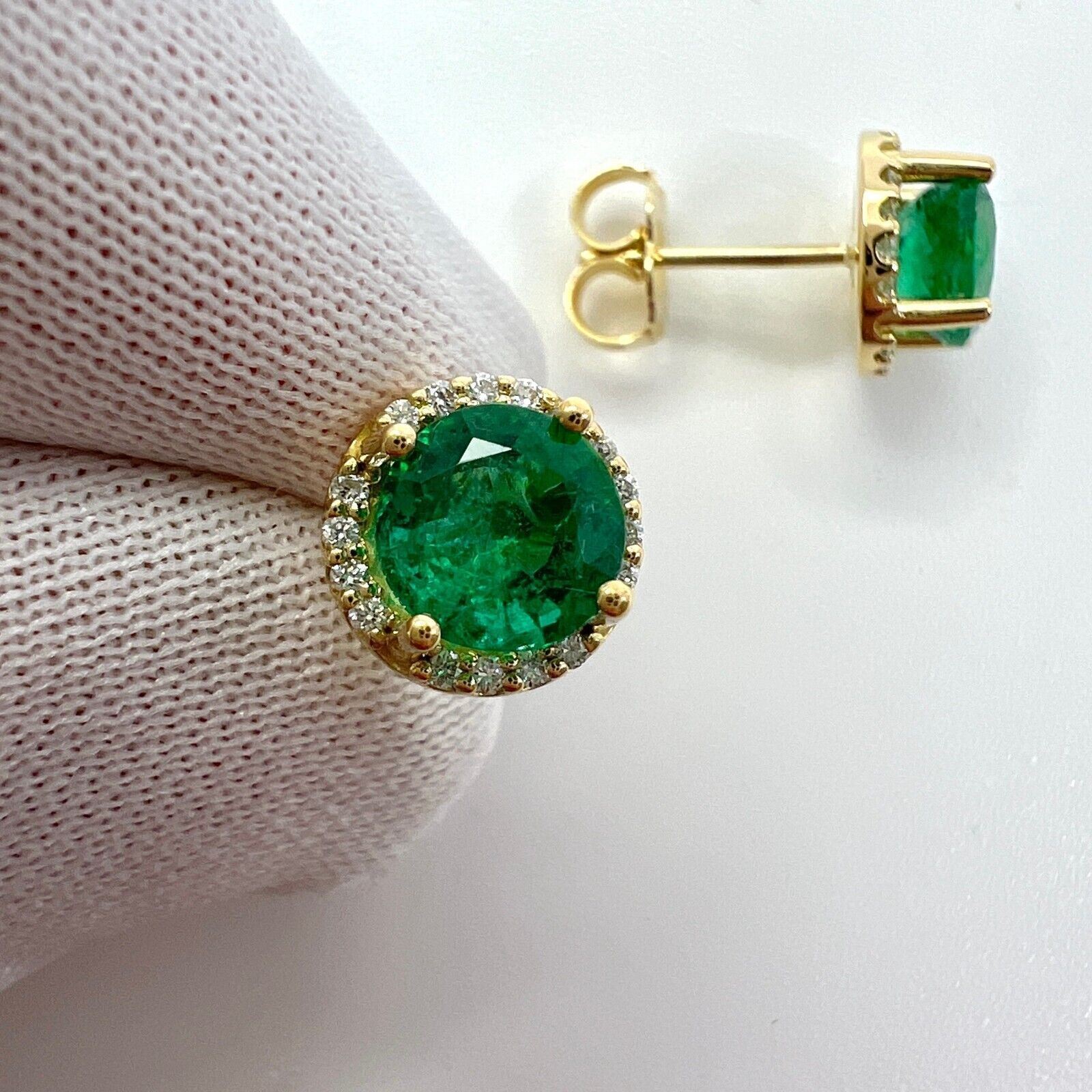 1.59ct Vivid Green Emerald Diamond Round Cut 18k Yellow Gold Halo Earring Studs — view 4