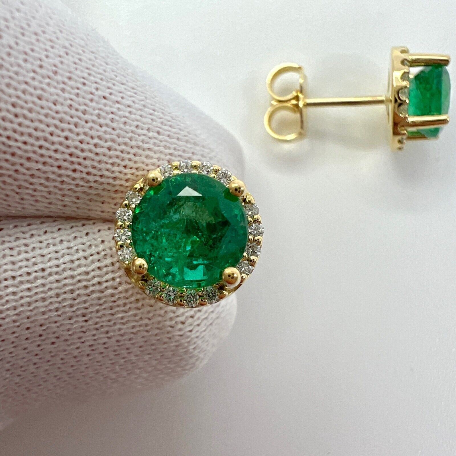 1.59ct Vivid Green Emerald Diamond Round Cut 18k Yellow Gold Halo Earring Studs — view 5