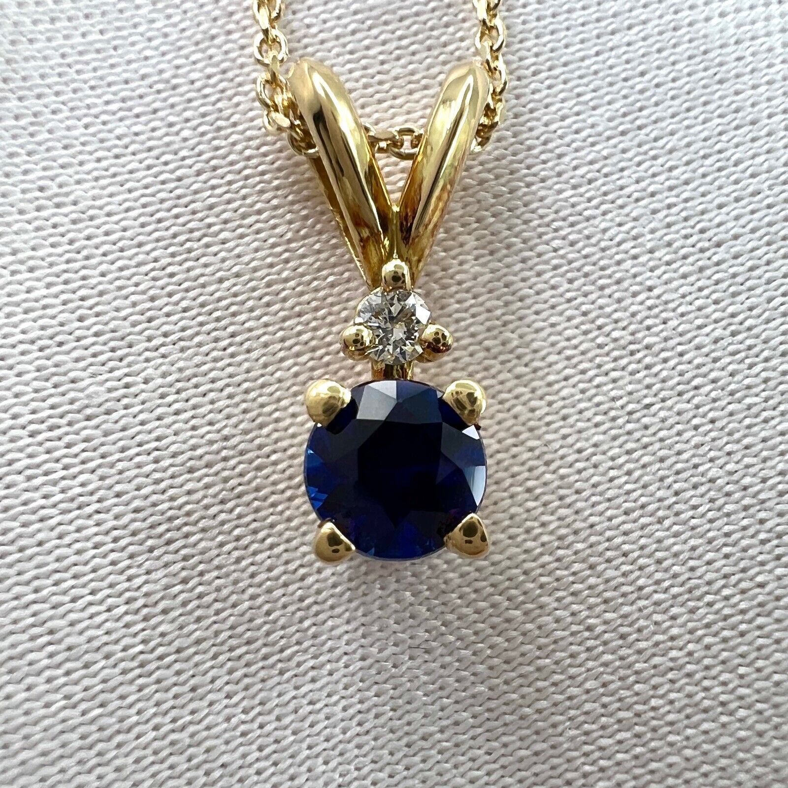 Fine Ceylon Cornflower Blue Sapphire & Diamond Round Cut 18k Yellow Gold Pendant — view 3