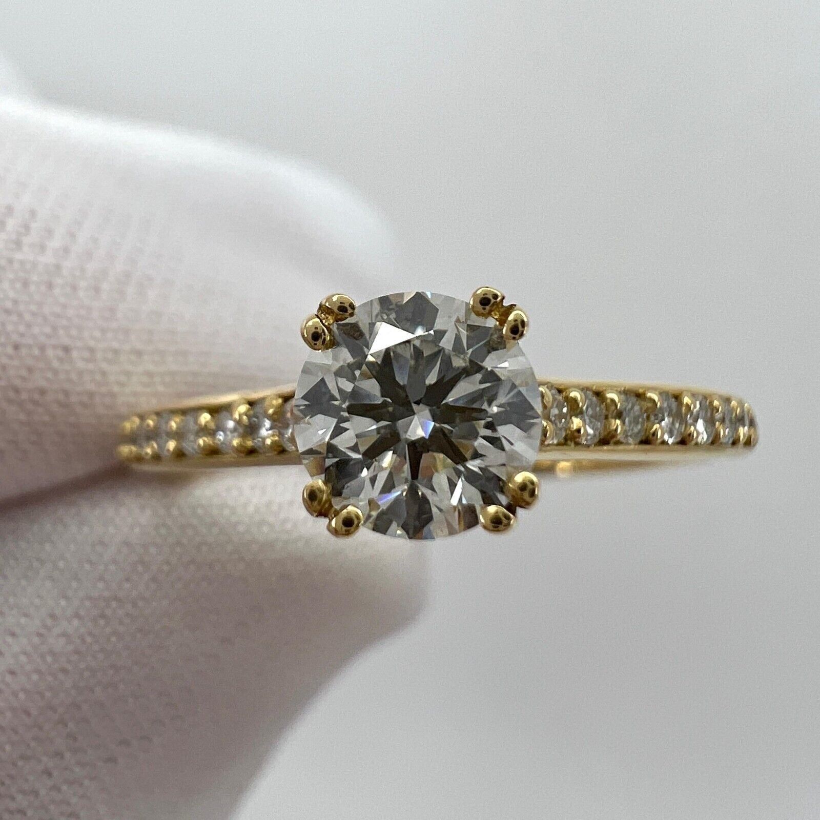 Fine Natural Round Cut White Diamond 18k Yellow Gold Solitaire Accent Ring — view 2