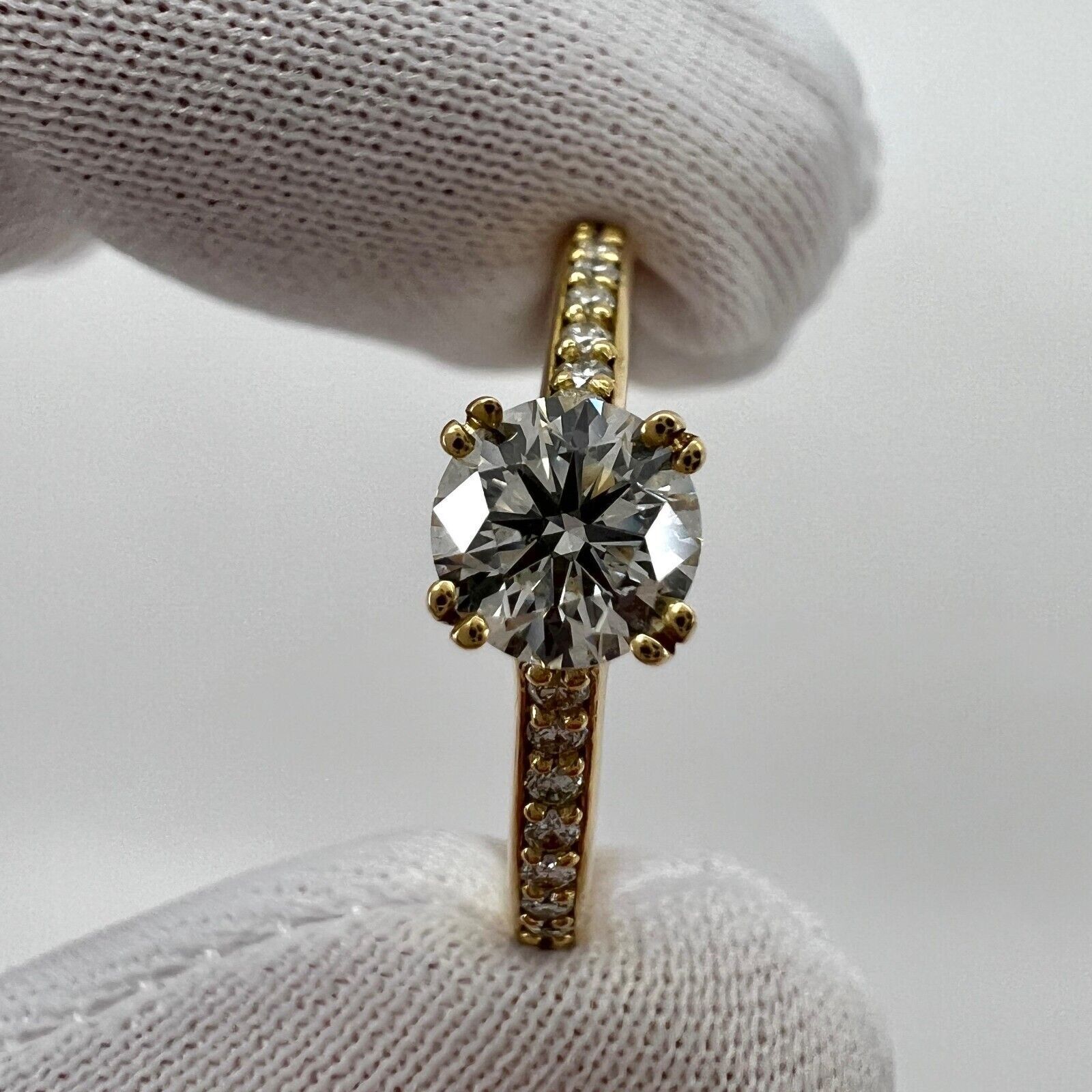Fine Natural Round Cut White Diamond 18k Yellow Gold Solitaire Accent Ring — view 4