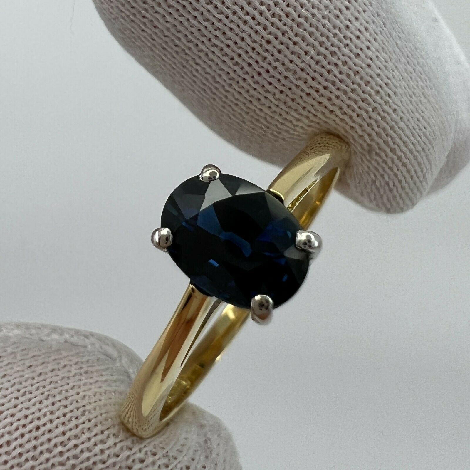 FINE 1.13ct Natural Deep Blue Sapphire Oval 18k White Yellow Gold Solitaire Ring — view 3