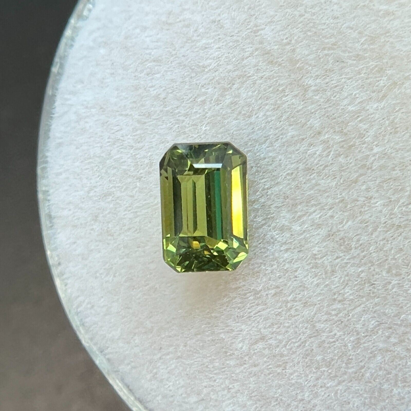 GIA CERTIFIED 1.01 UNTREATED Vivid Green Yellow Sapphire Emerald Octagon Cut Gem — view 3
