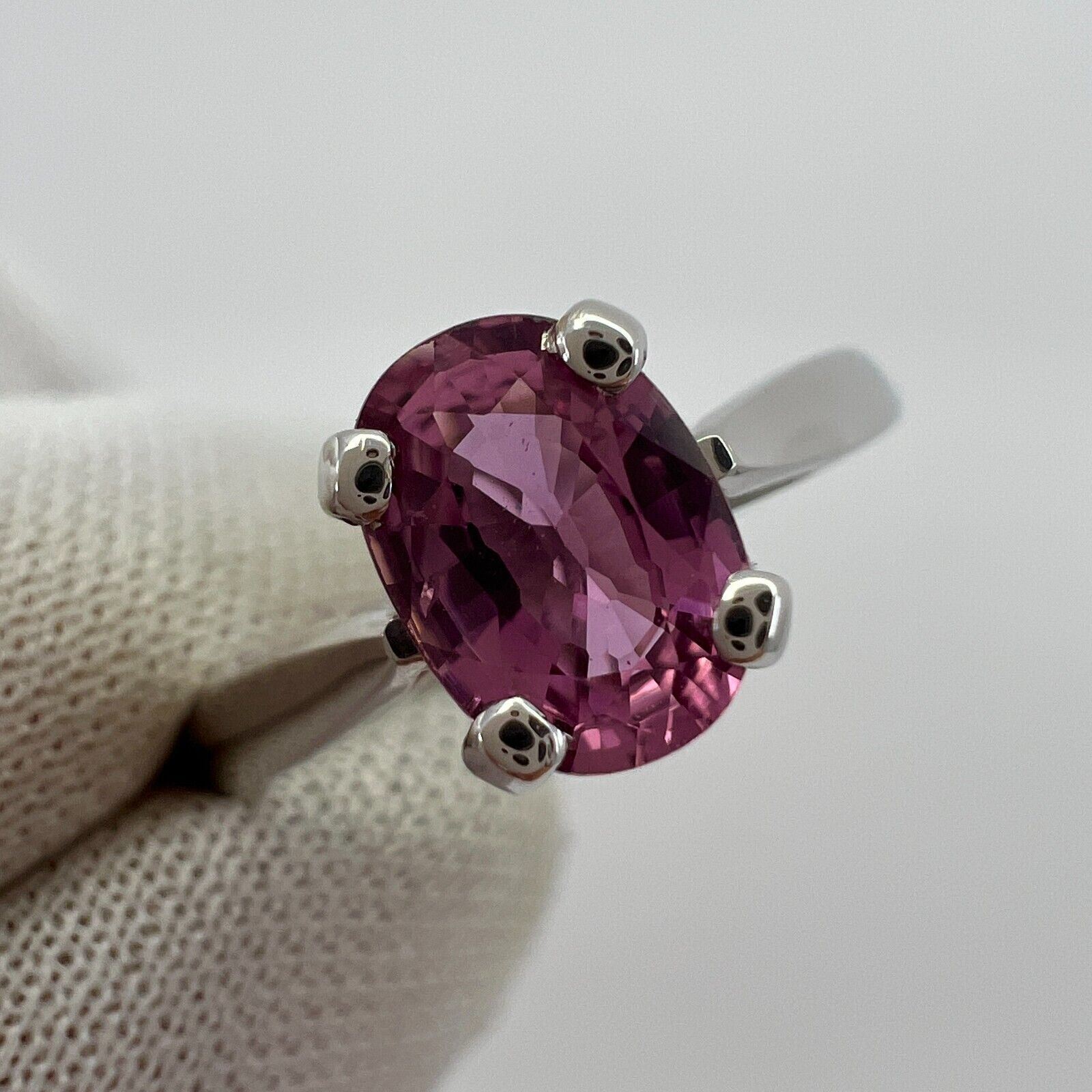 Fine Natural 1.05ct Vivid Pink Sapphire Oval Cut 18k White Gold Solitaire Ring — view 2