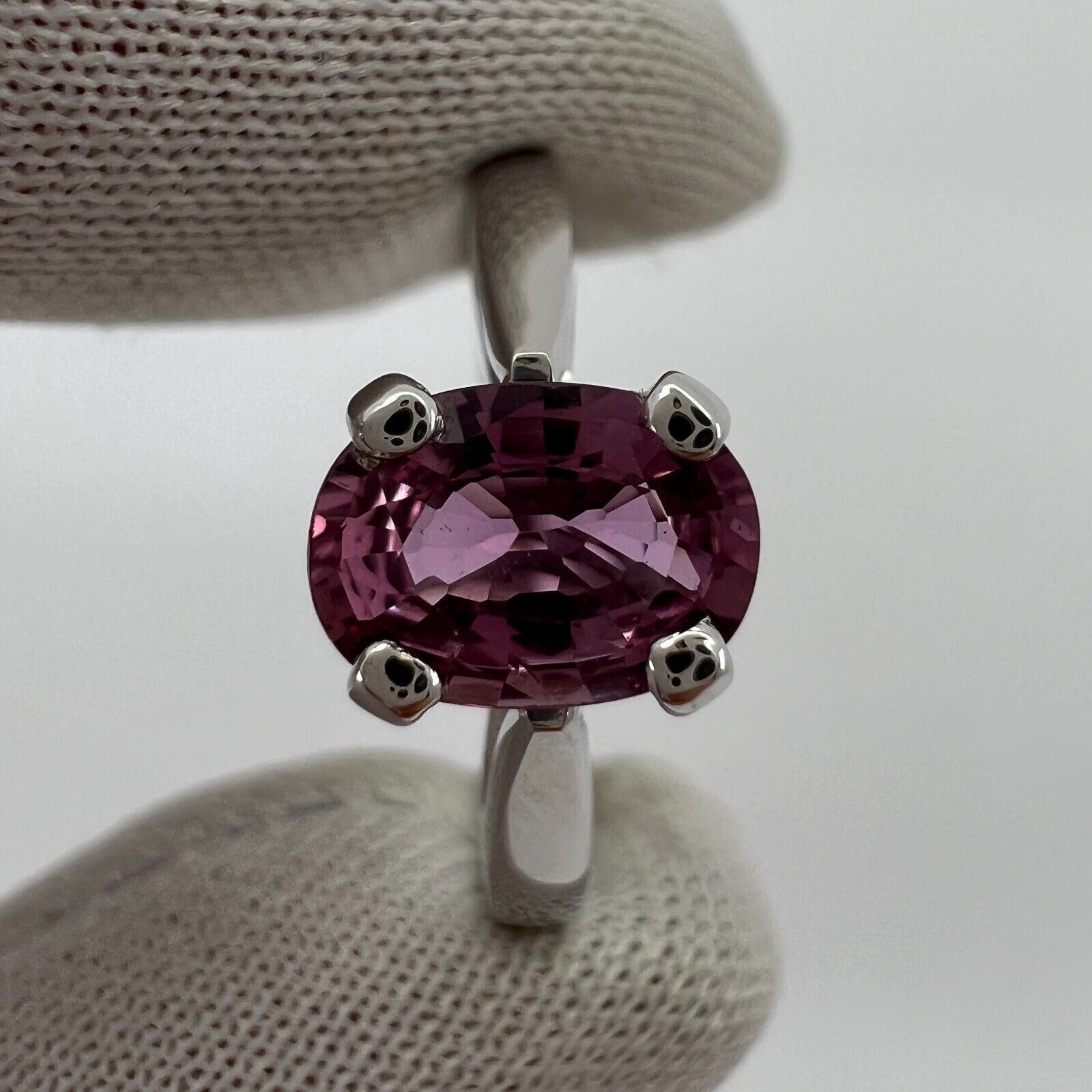 Fine Natural 1.05ct Vivid Pink Sapphire Oval Cut 18k White Gold Solitaire Ring — view 4