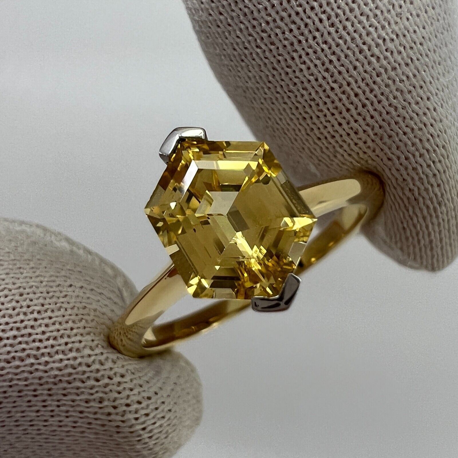 UNIQUE GIA Certified Untreated Yellow Ceylon Sapphire Fancy Hexagonal 18k Ring — view 2