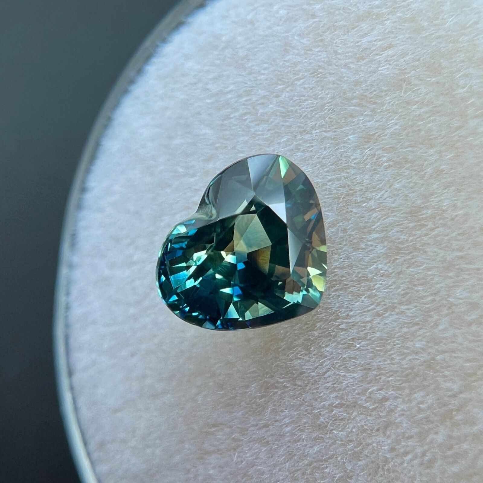 1.65ct NATURAL Sapphire VIVID Blue Green UNIQUE Heart Cut RARE Gem 7x6mm IF — view 3