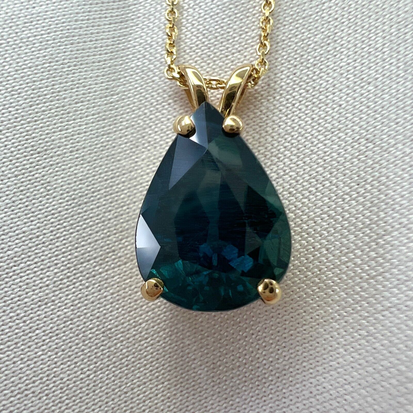 IGI CERTIFIED 3.27ct Deep Green Blue Thailand Sapphire Pear Cut Gold Pendant — view 2