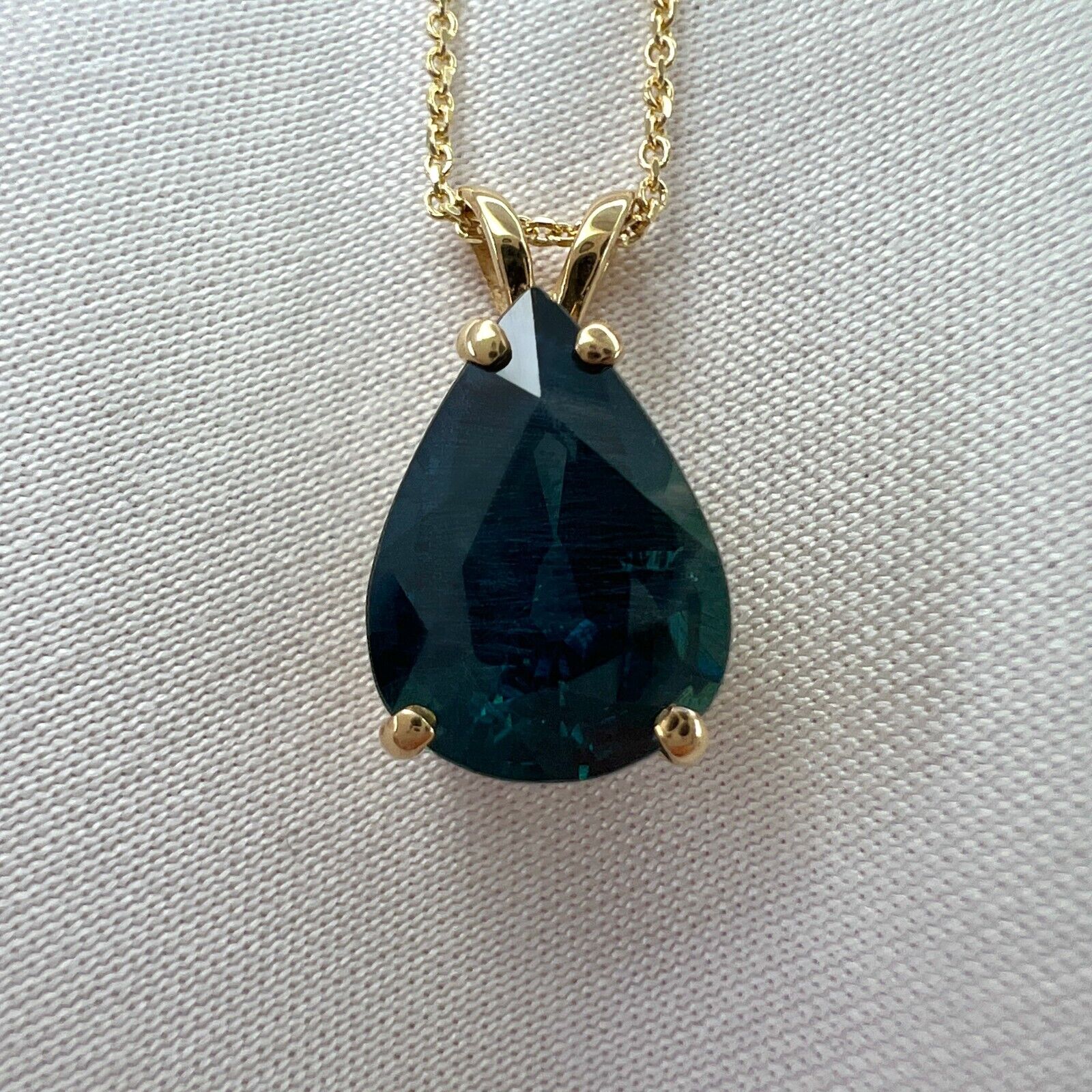 IGI CERTIFIED 3.27ct Deep Green Blue Thailand Sapphire Pear Cut Gold Pendant — view 5