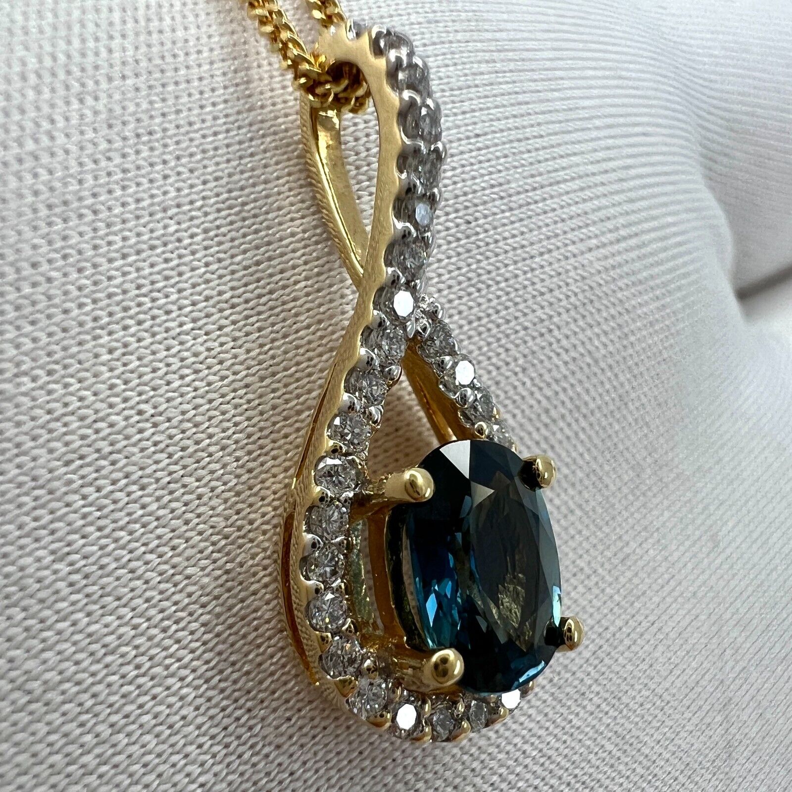 NATURAL 1.23ct Blue Sapphire & Diamond Crossover 18k Gold Oval Pendant Necklace — view 5