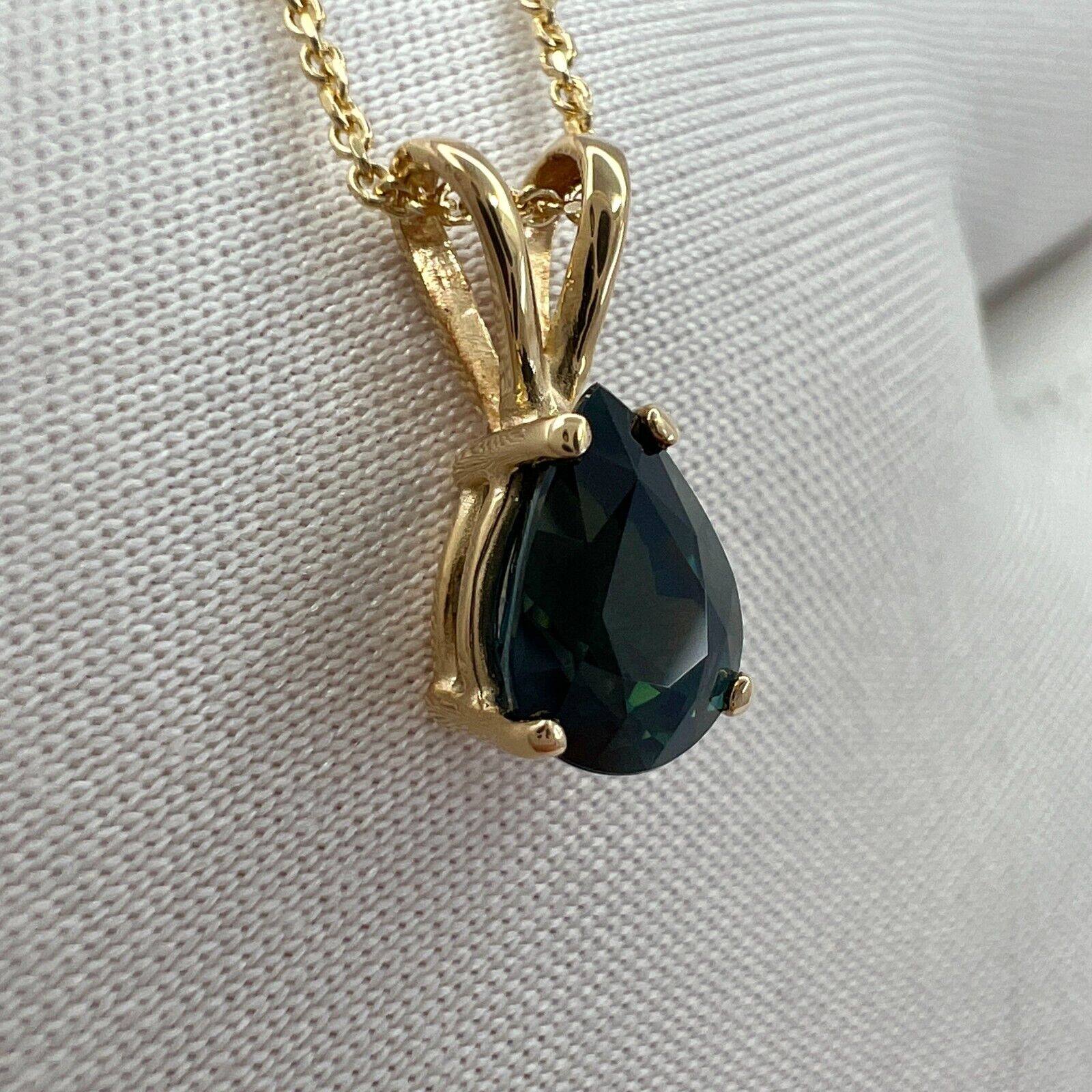 1.08ct IGI Certified Untreated Deep Green Blue Sapphire Pear Cut Gold Pendant — view 5
