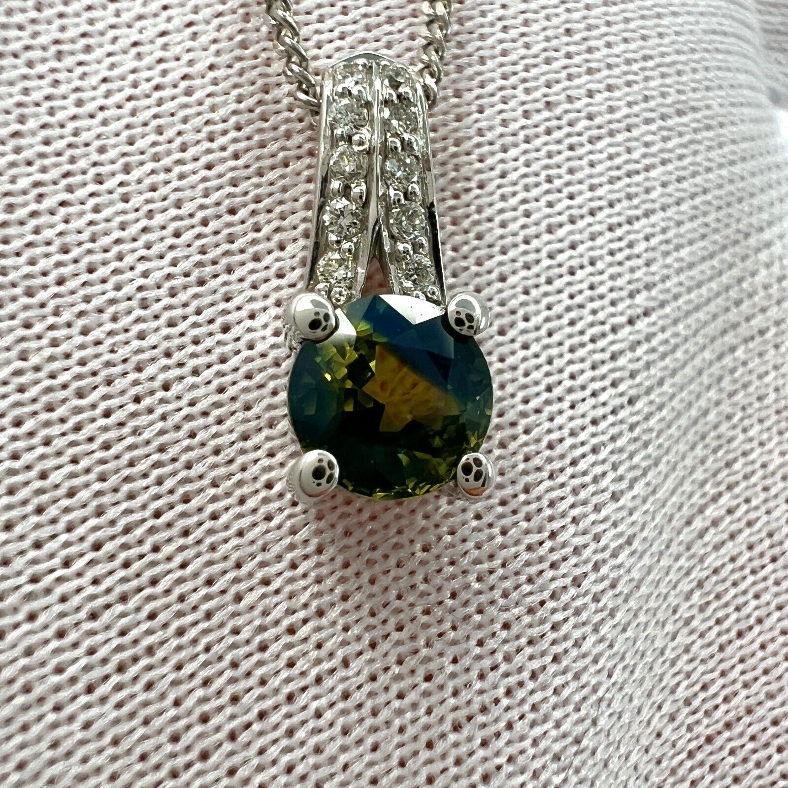 Natural Bi Colour Australian Sapphire And Diamond 18k White Gold Round Pendant — view 5