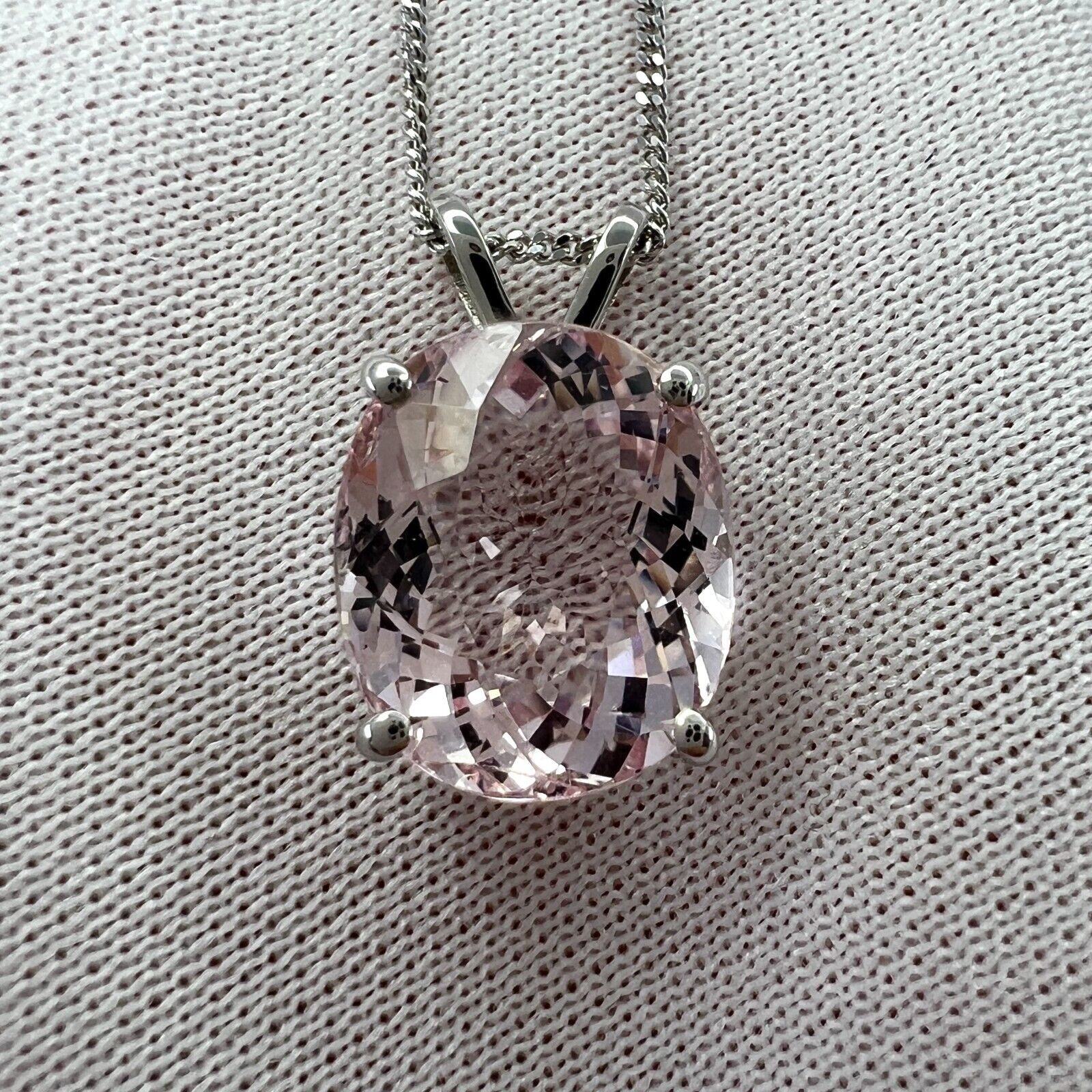 4.50ct Natural Pink Morganite Oval Cut 18k White Gold Solitaire Pendant Necklace — view 3