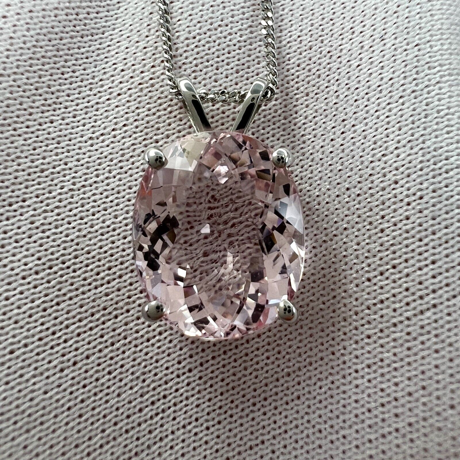 4.50ct Natural Pink Morganite Oval Cut 18k White Gold Solitaire Pendant Necklace — view 4