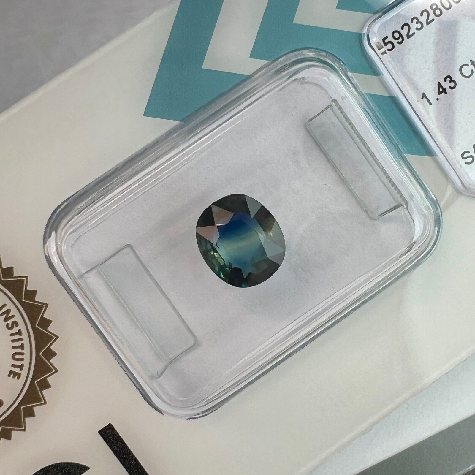 IGI CERTIFIED 1.43ct Unique NATURAL Bi Colour Yellow Blue Sapphire Oval Cut — view 3