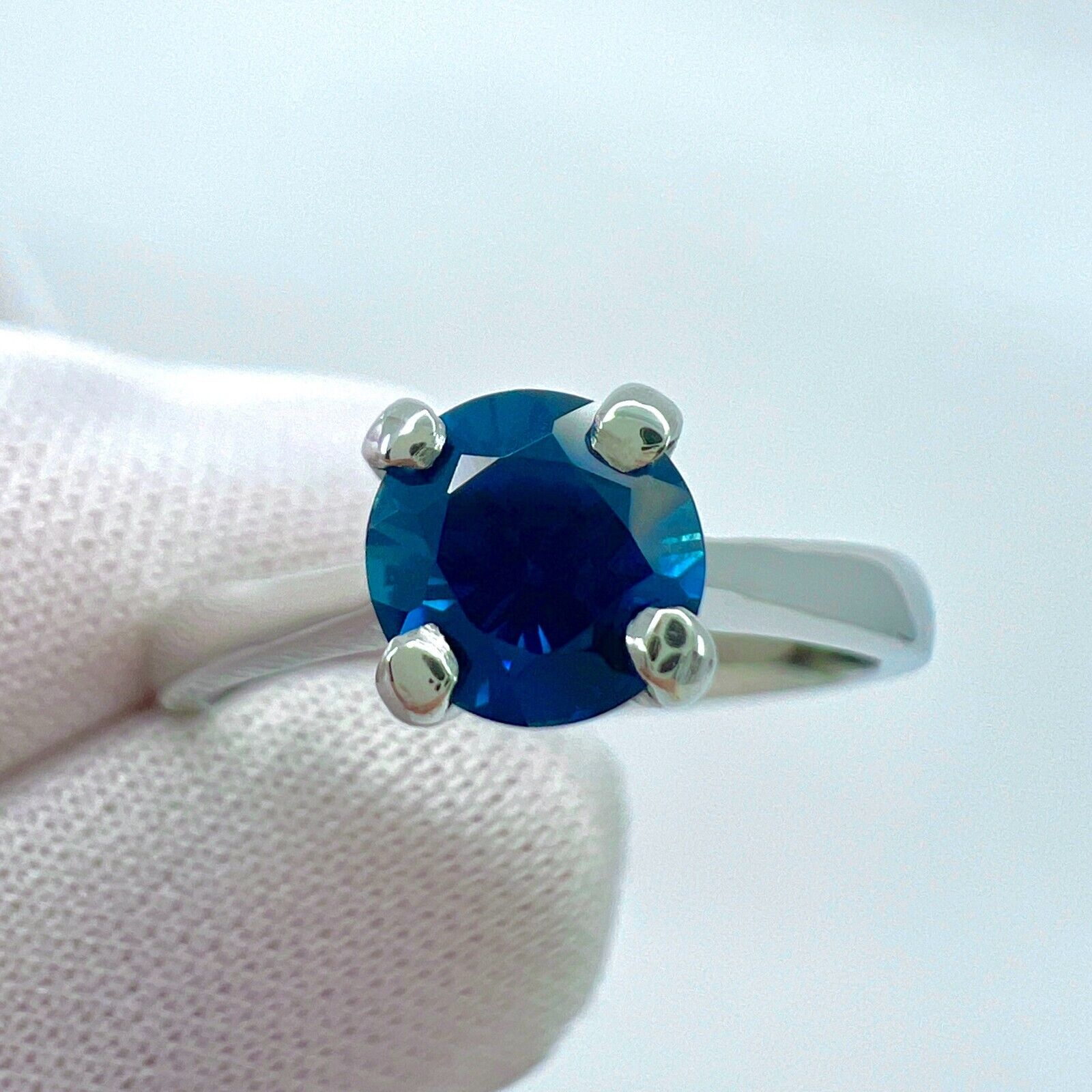Natural 1.02ct Deep Blue Sapphire Round Cut Platinum Solitaire Ring 6mm — view 4