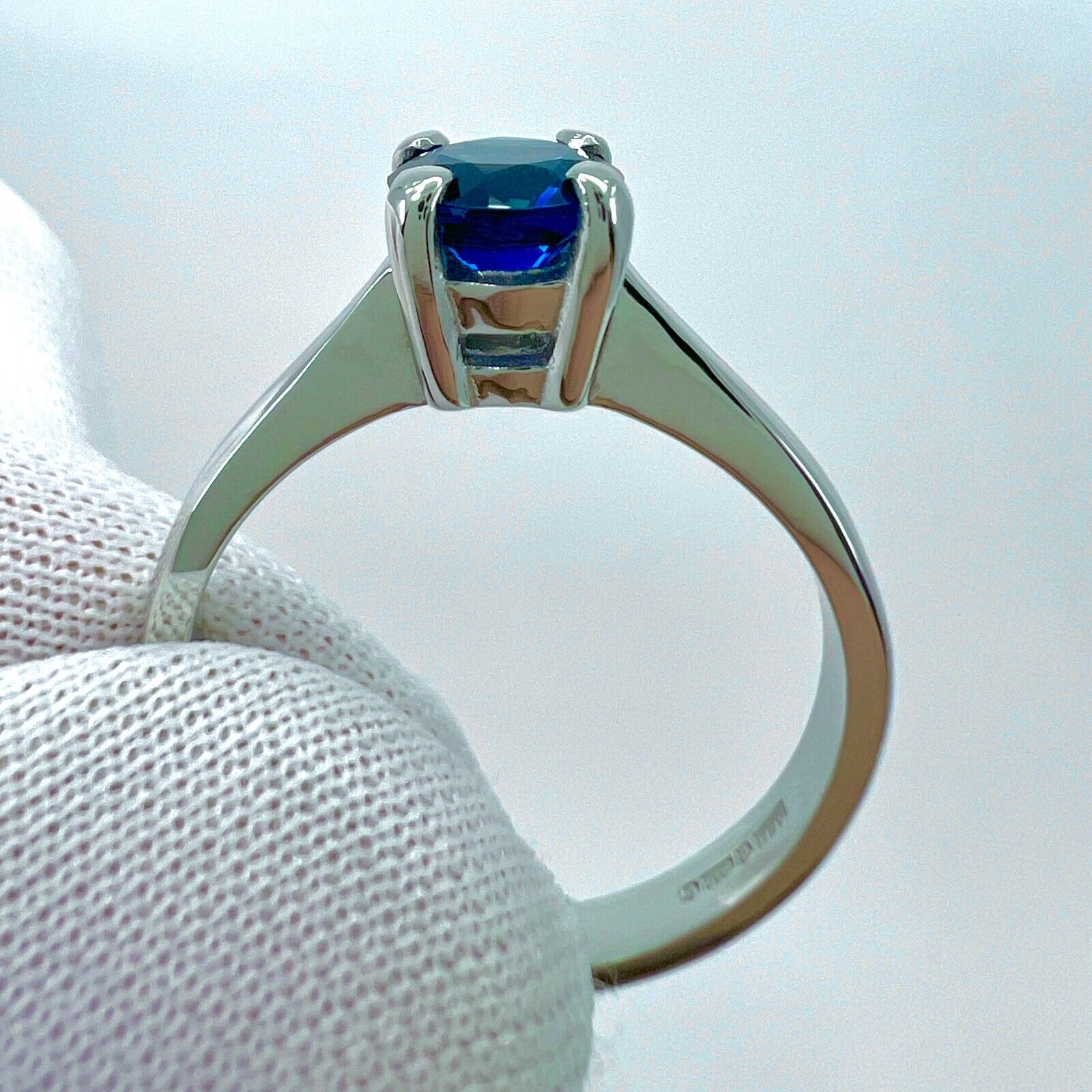 Natural 1.02ct Deep Blue Sapphire Round Cut Platinum Solitaire Ring 6mm — view 5