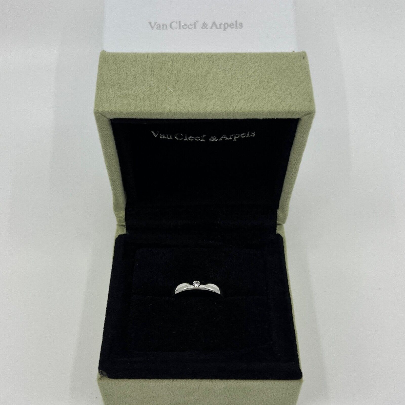 Vintage Van Cleef & Arpels NY Natural Diamond Platinum Solitaire Band Ring 49 — view 2