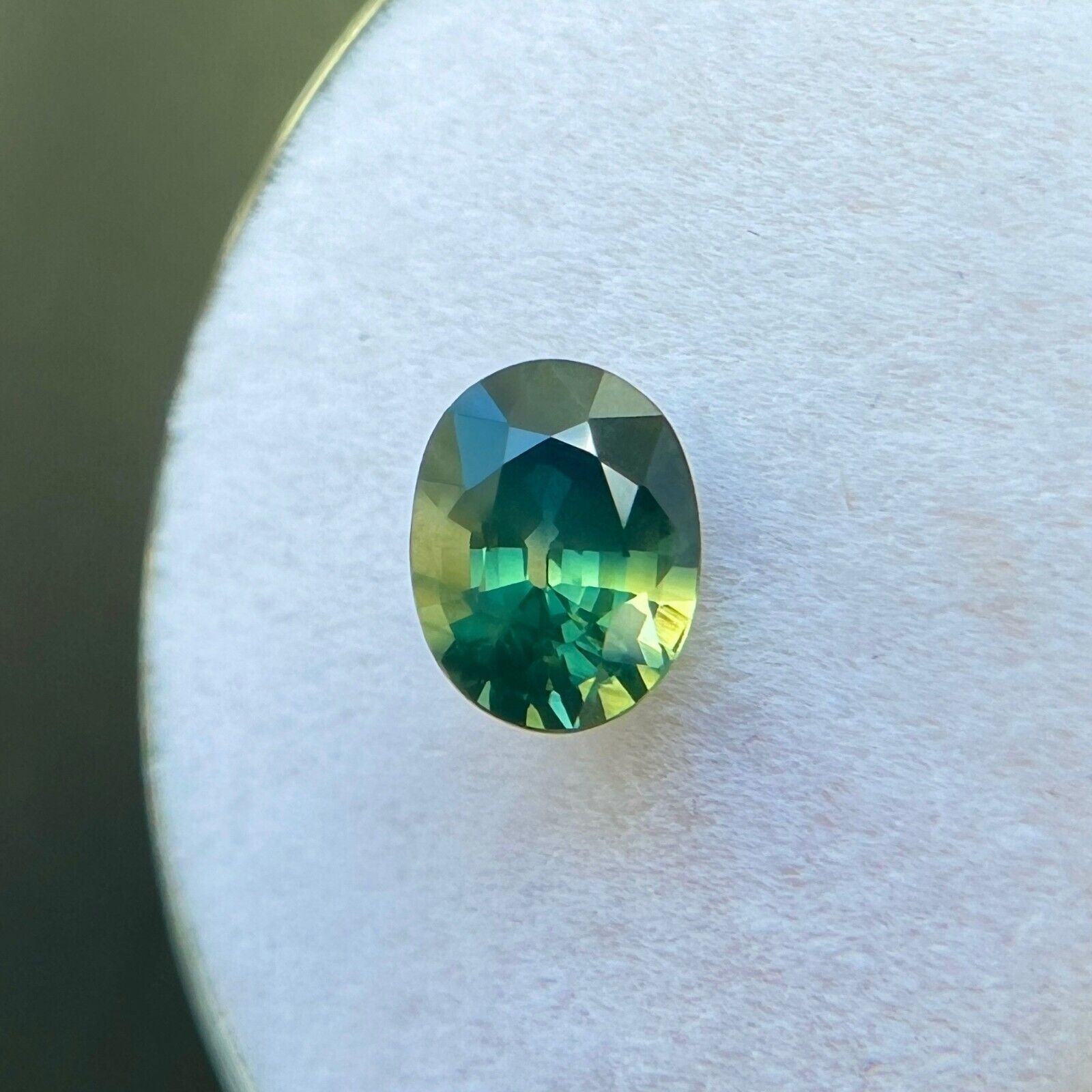 UNIQUE Australia Bi Colour Sapphire 0.98ct Green Blue Oval Cut Gem 6.4x4.8mm VS — view 4