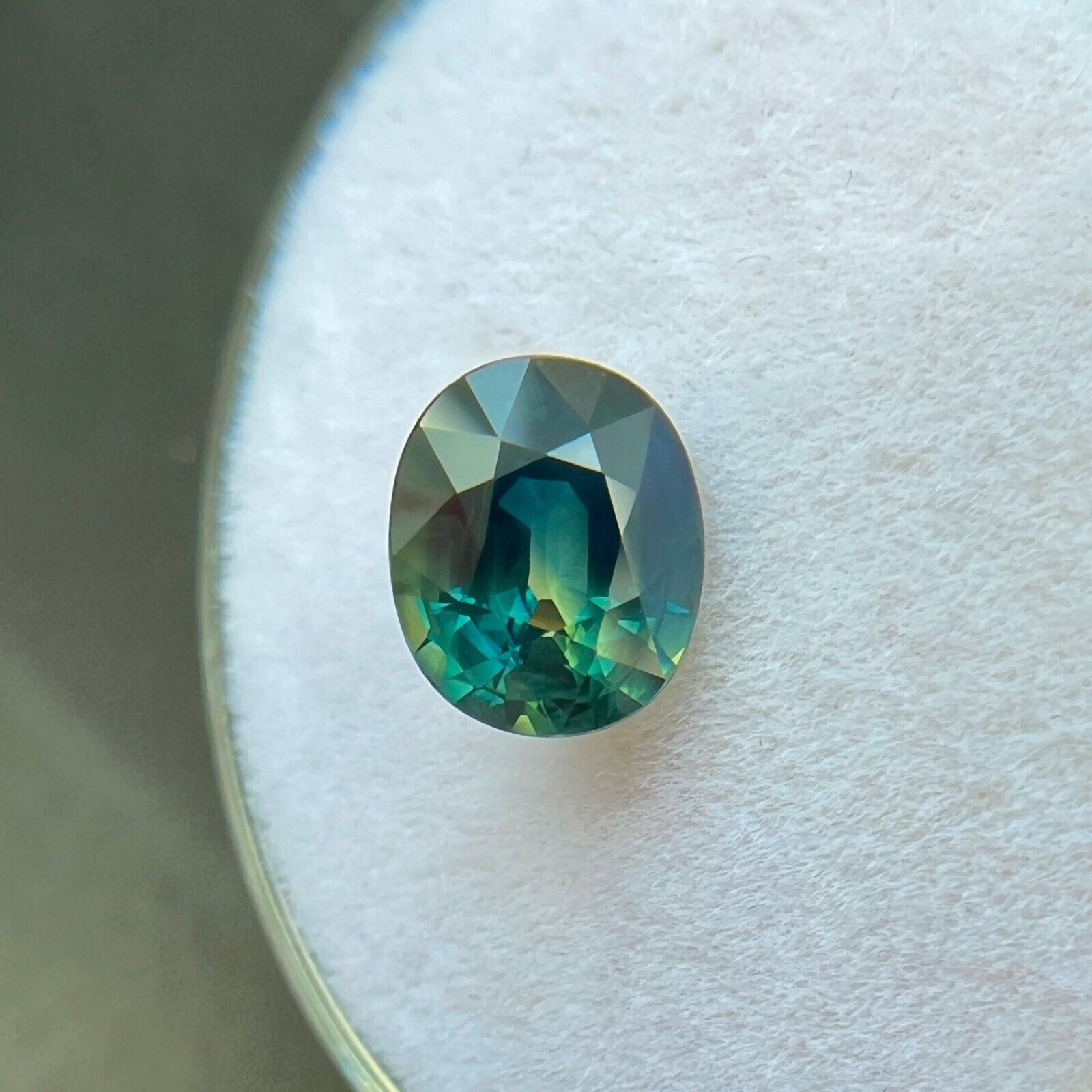 UNIQUE 1.63ct NATURAL Blue Green PARTI Colour Sapphire Oval Cut RARE 7.2x6mm VS — view 3