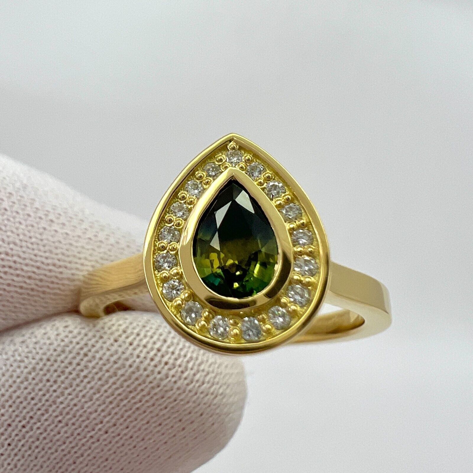 IGI Certified Unique Bi Colour Sapphire & Diamond 18k Yellow Gold Halo Ring — view 3