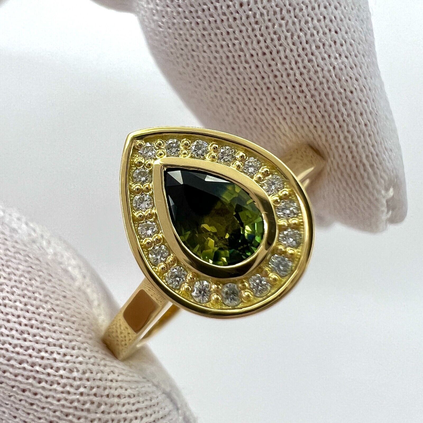 IGI Certified Unique Bi Colour Sapphire & Diamond 18k Yellow Gold Halo Ring — view 4