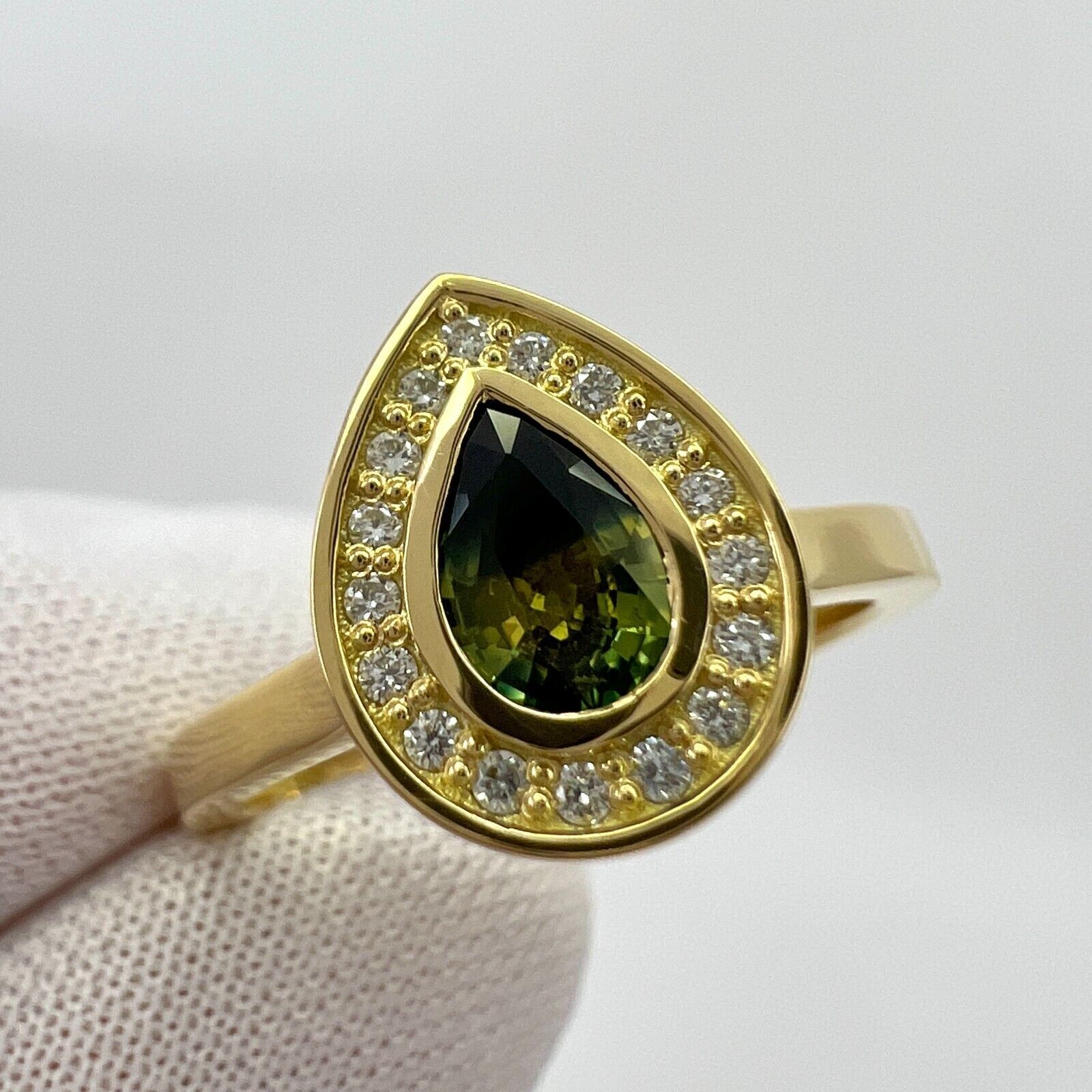 IGI Certified Unique Bi Colour Sapphire & Diamond 18k Yellow Gold Halo Ring — view 5