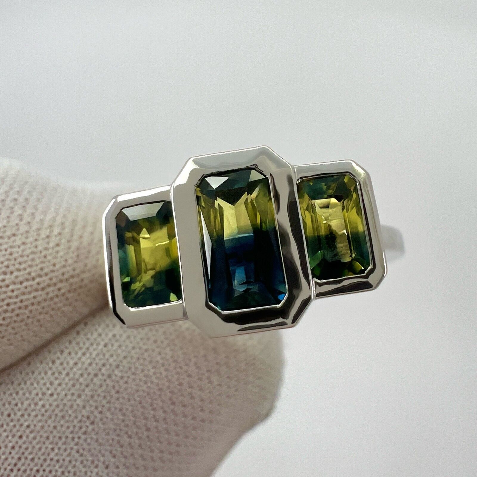 2.00ct Bi Colour Yellow Blue Australian Sapphire 18k White Gold Three Stone Ring — view 4