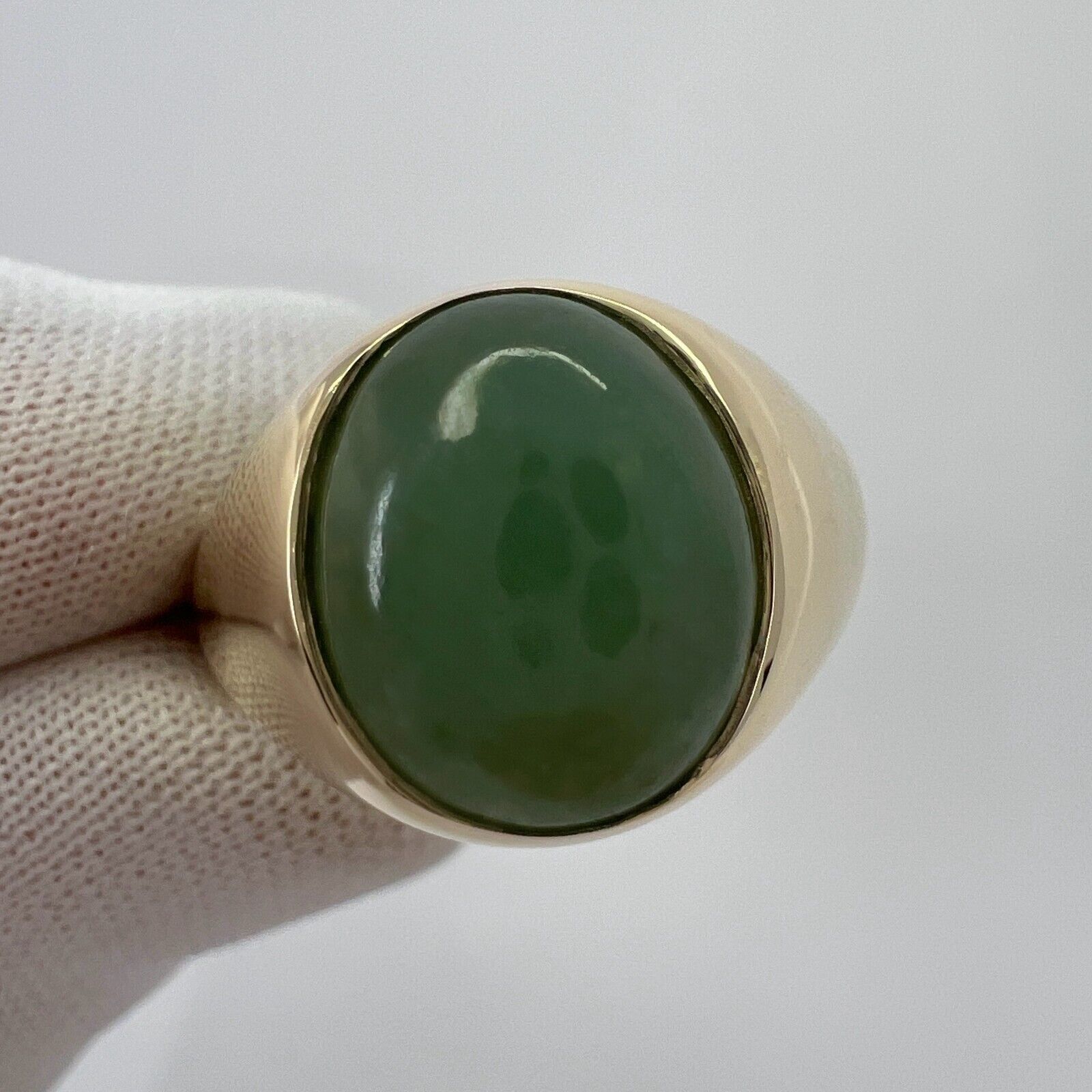 5.70ct GIA Certified Jadeite A Grade Jade Untreated Yellow Gold Oval Signet Ring — view 2