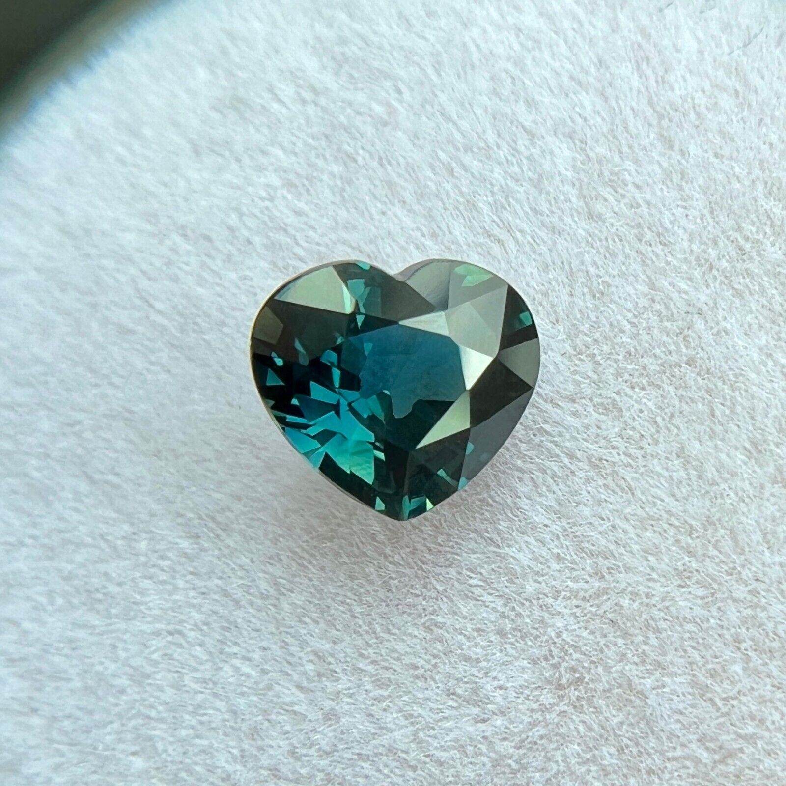 Natural GRA Certified 1.06ct Teal Blue Sapphire UNTREATED Heart Cut 6.3x5.7mm IF — view 3