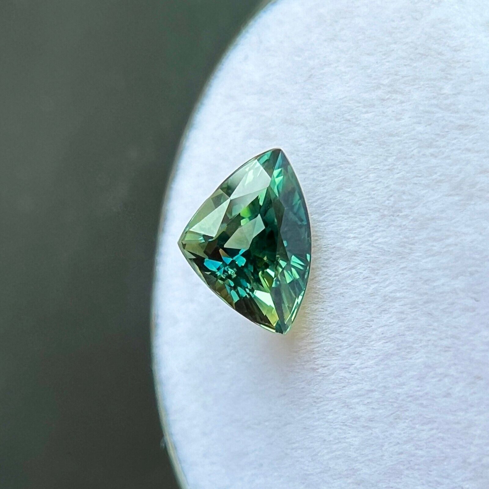 NATURAL 1.59ct Sapphire GRA CERTIFIED Untreated Yellow Green Triangle Trillion — view 4