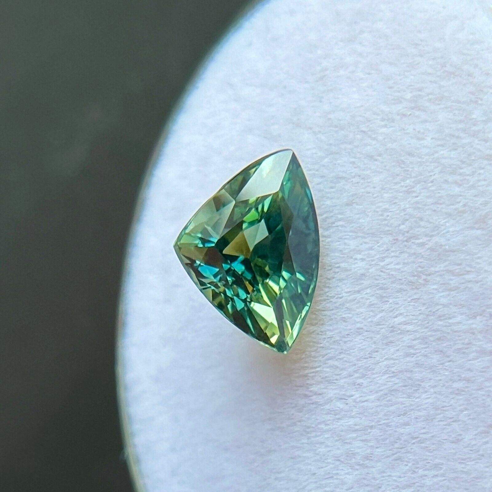 NATURAL 1.59ct Sapphire GRA CERTIFIED Untreated Yellow Green Triangle Trillion — view 5