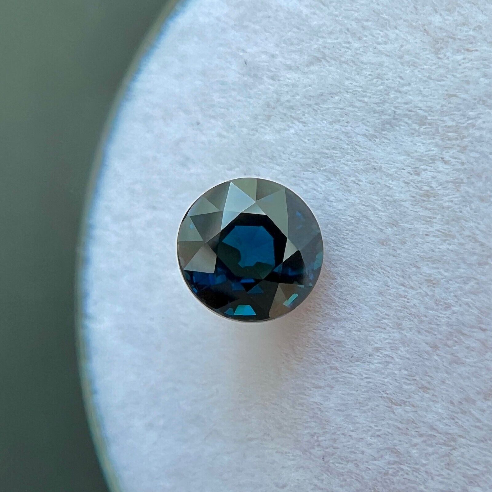 GIA CERTIFIED 1.02ct UNTREATED Dark Blue Sapphire Round Cut Untreated Loose Gem — view 4