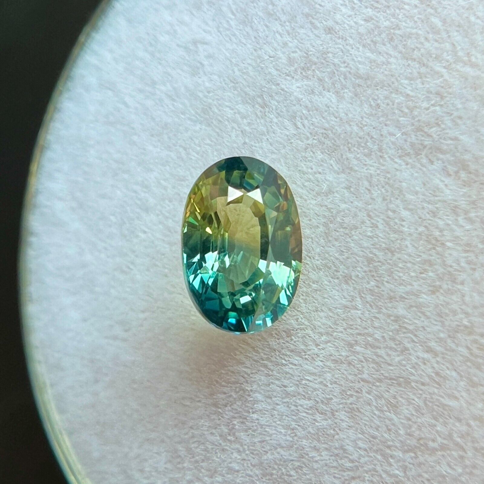 GIA CERTIFIED Australian Parti Colour Sapphire 0.86ct Yellow Green Blue Oval Cut — view 4