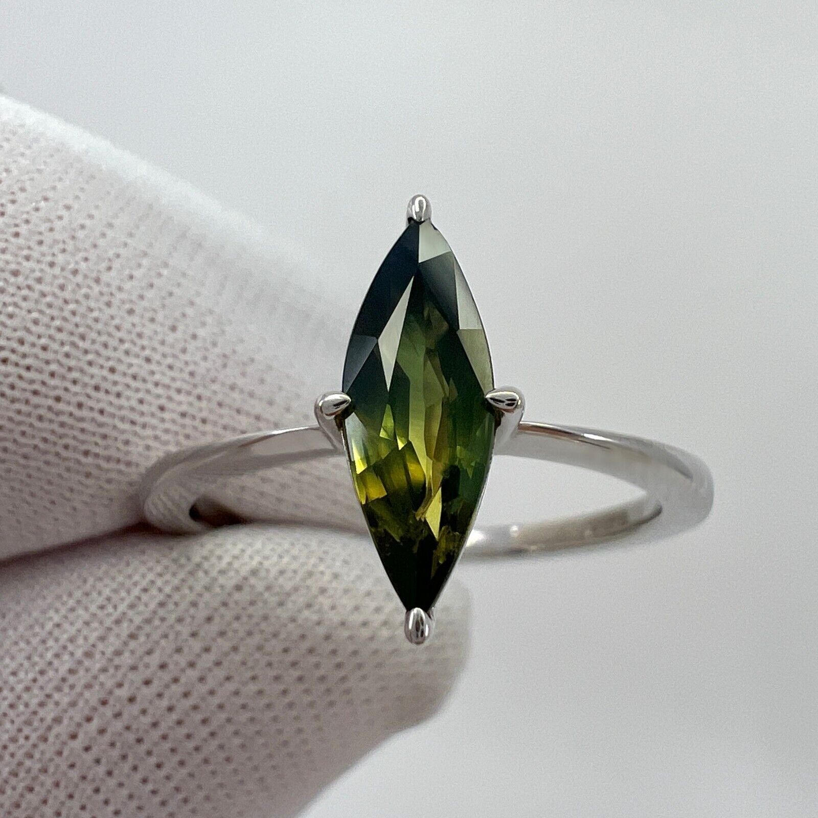 Unique IGI Certified Bi Colour Sapphire 1.04ct Marquise Cut 18k White Gold Ring — view 3