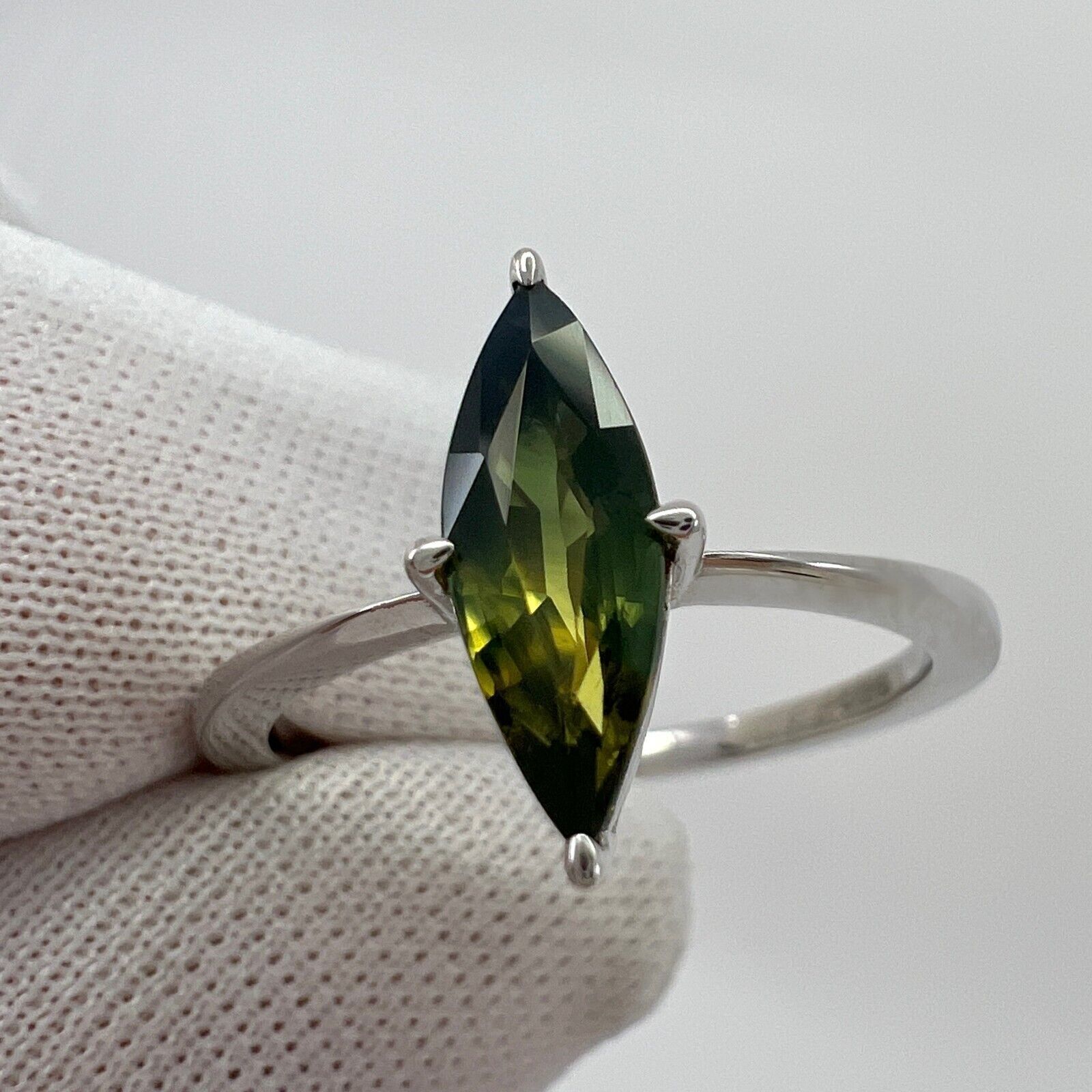 Unique IGI Certified Bi Colour Sapphire 1.04ct Marquise Cut 18k White Gold Ring — view 4