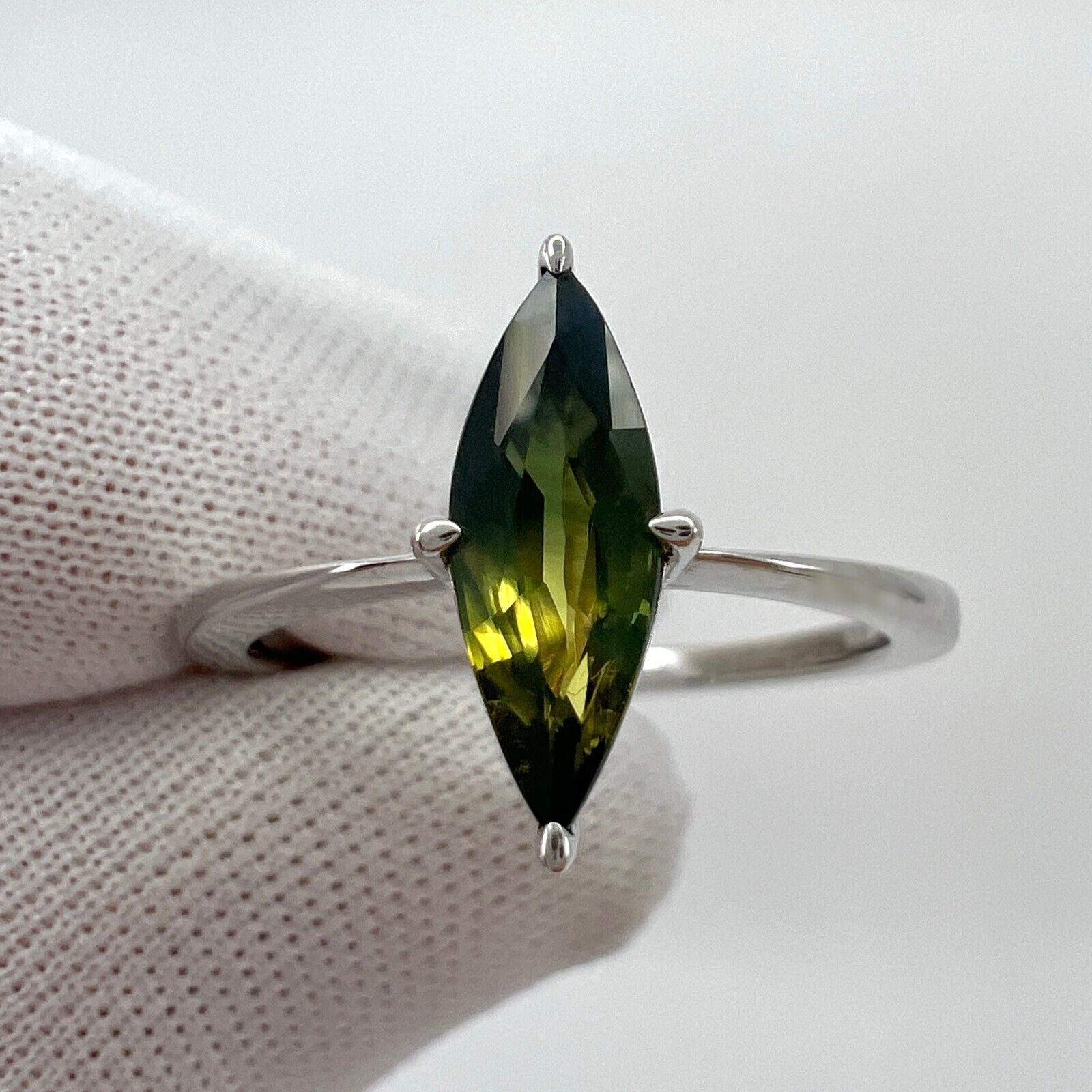 Unique IGI Certified Bi Colour Sapphire 1.04ct Marquise Cut 18k White Gold Ring — view 5
