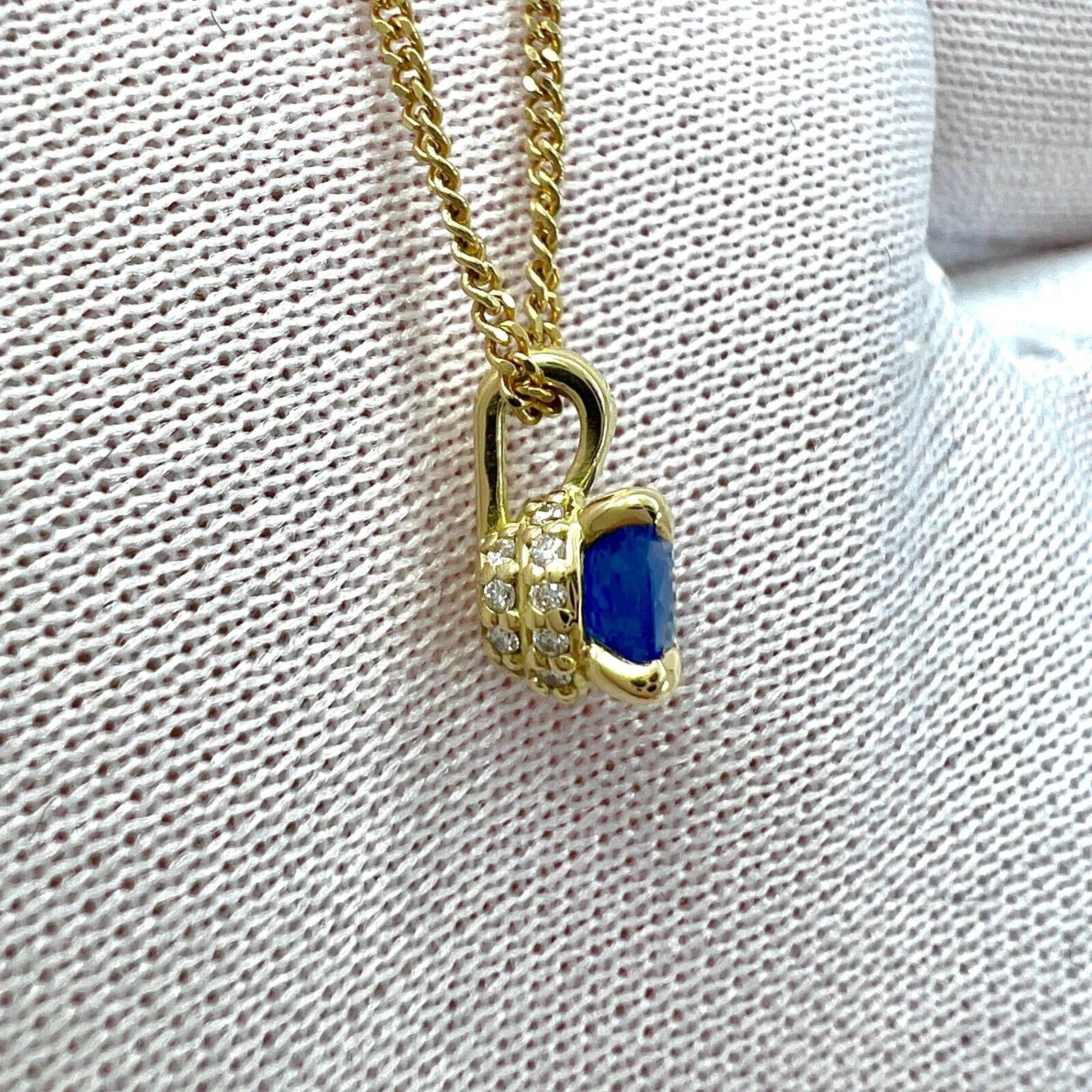 Round Cut Cornflower Blue Ceylon Sapphire 18k Gold Diamond Hidden Halo Pendant — view 3