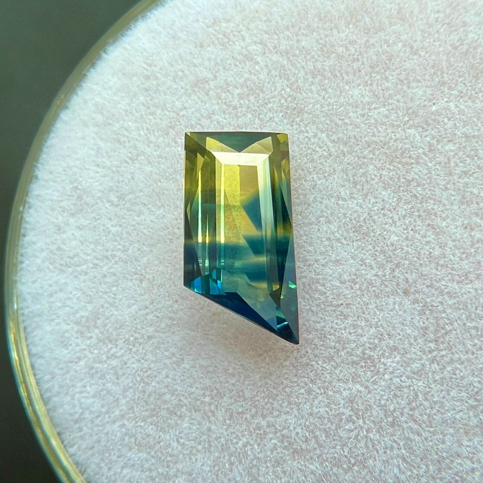 GIA Certified UNIQUE 1.13ct Bi Colour Sapphire Bi Colour UNTREATED Fancy Cut Gem — view 3