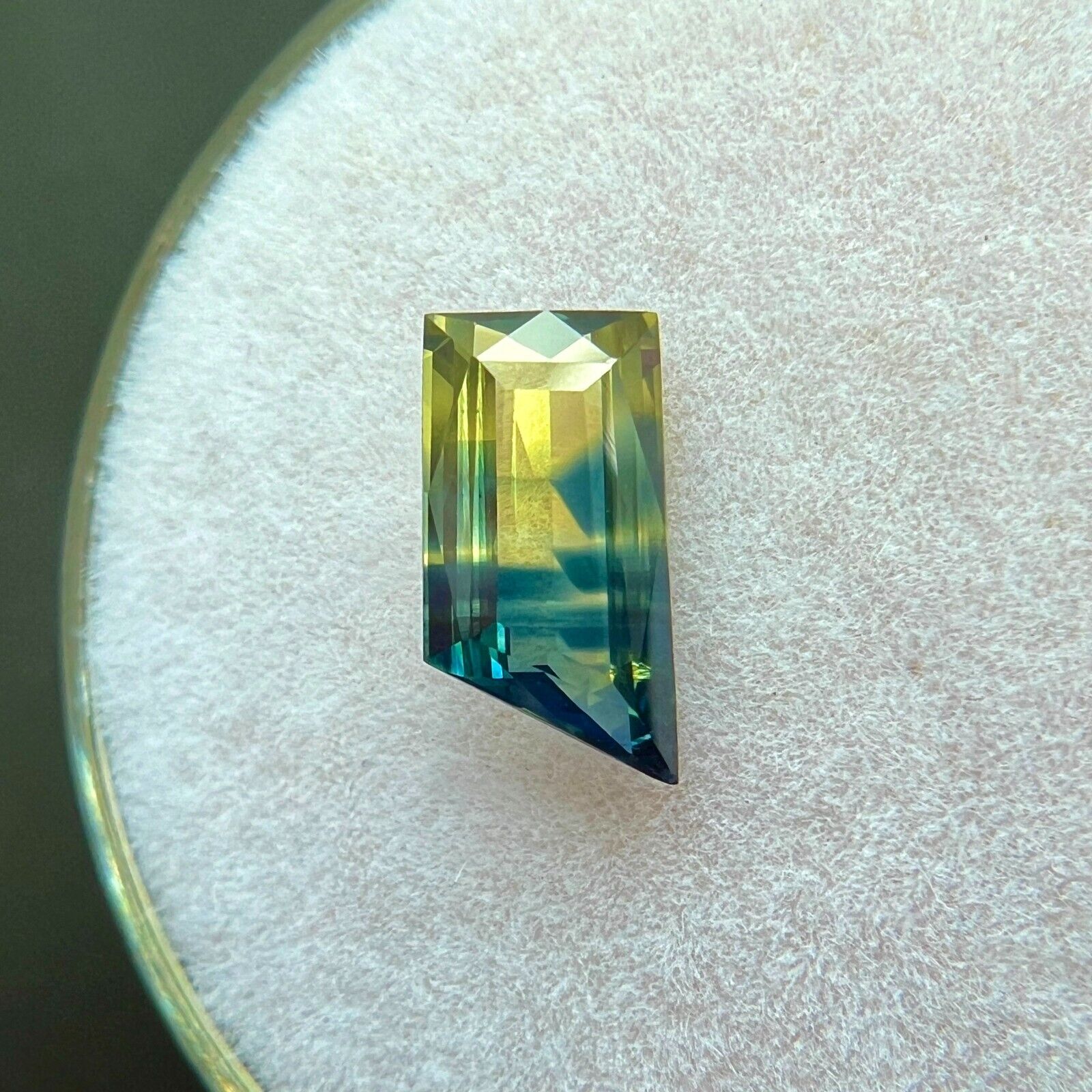 GIA Certified UNIQUE 1.13ct Bi Colour Sapphire Bi Colour UNTREATED Fancy Cut Gem — view 4