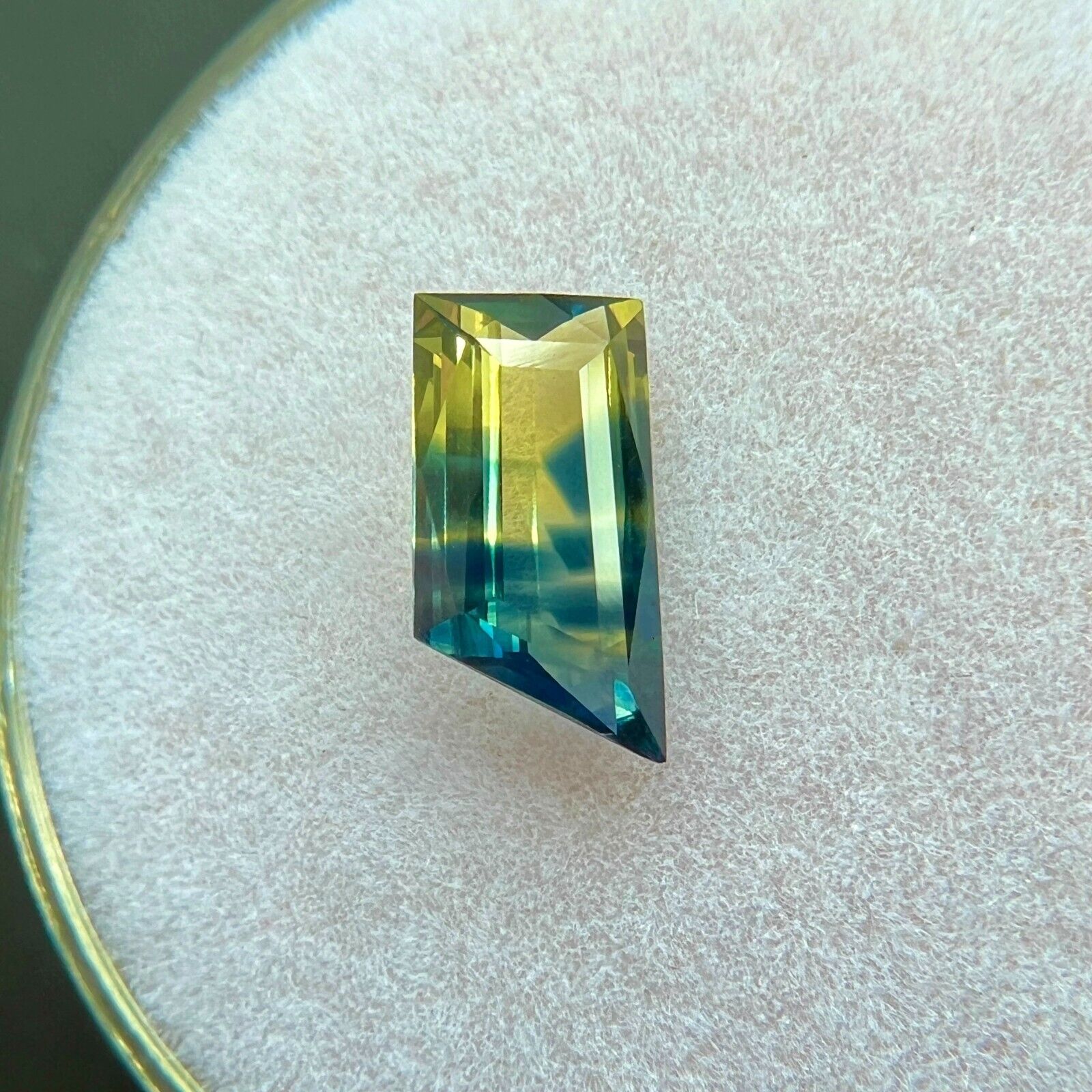 GIA Certified UNIQUE 1.13ct Bi Colour Sapphire Bi Colour UNTREATED Fancy Cut Gem — view 5