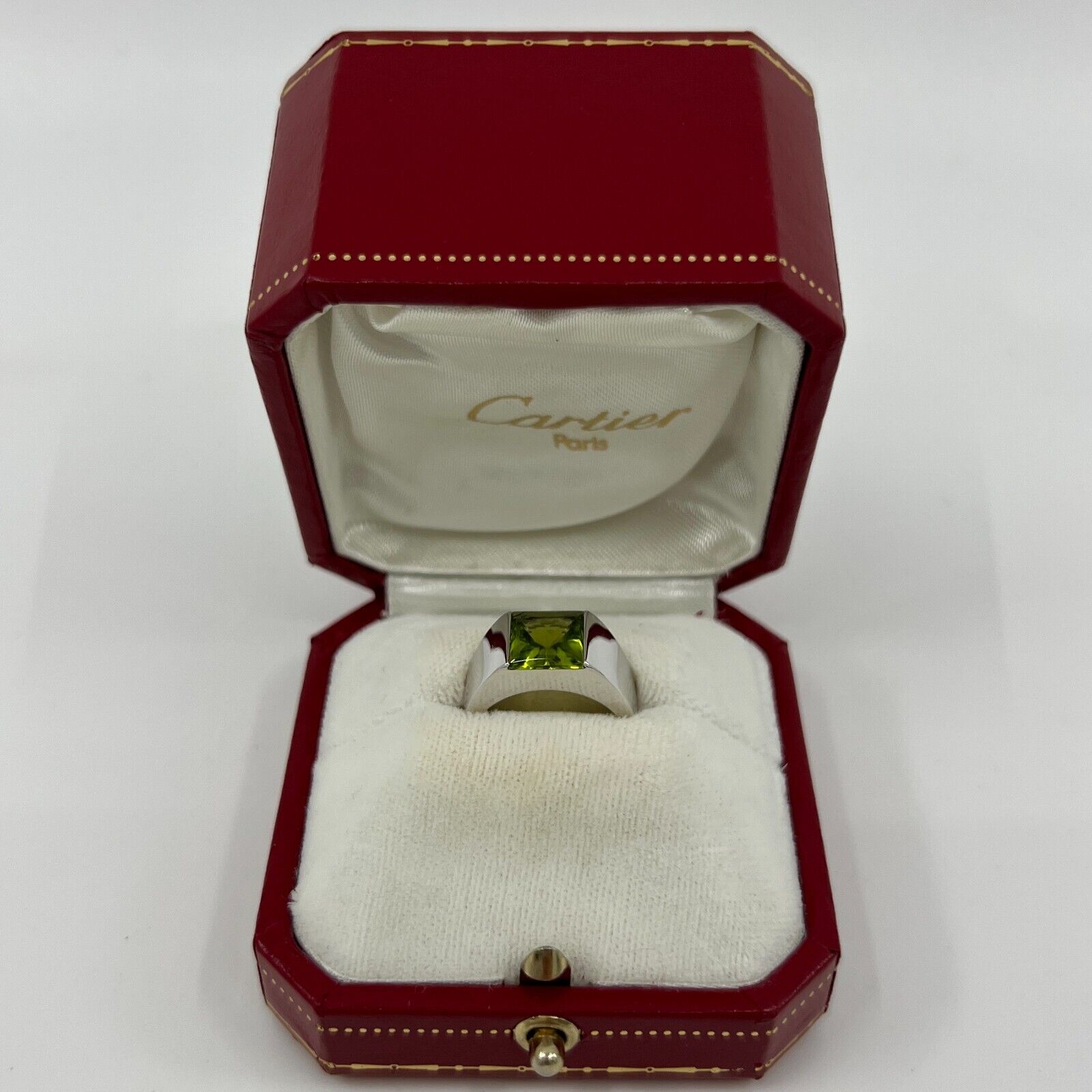 Vintage Cartier Vivid Green Peridot 18k White Gold Large Tank Band Solo Ring 50 — view 2