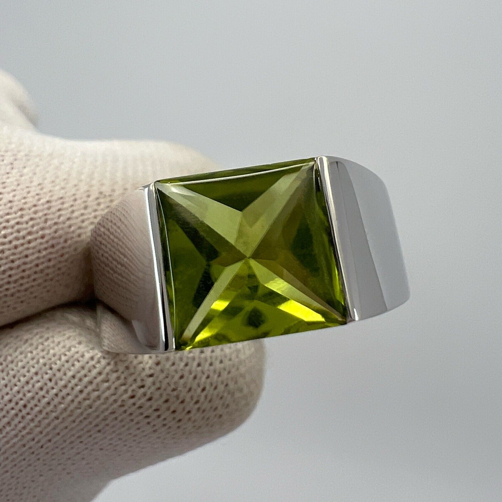 Vintage Cartier Vivid Green Peridot 18k White Gold Large Tank Band Solo Ring 50 — view 3