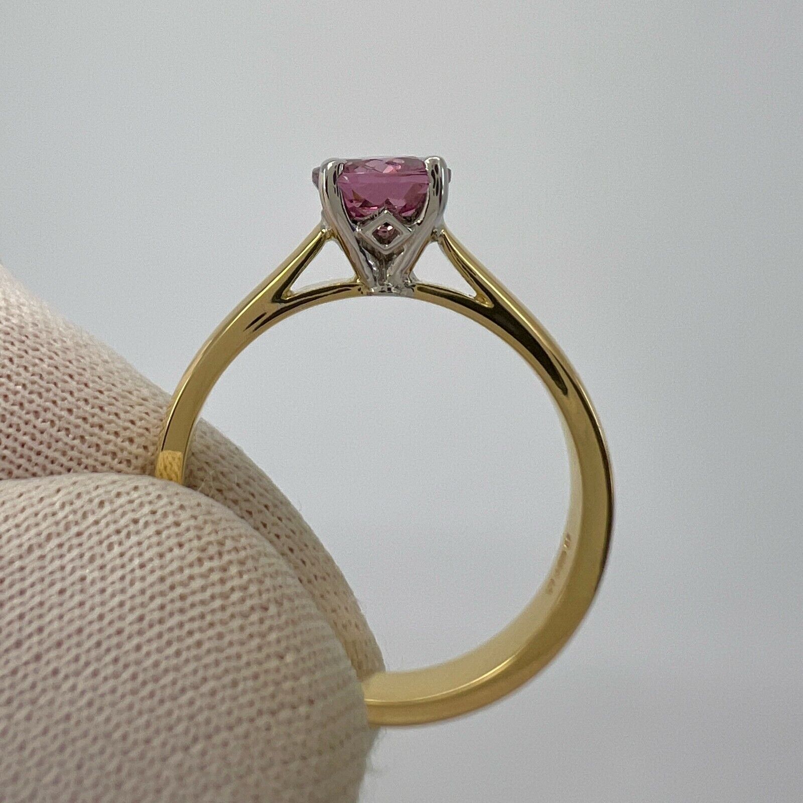 1.03ct Vivid Pink Mahenge Spinel Round Cut 18k Yellow White Gold Solitaire Ring — view 5
