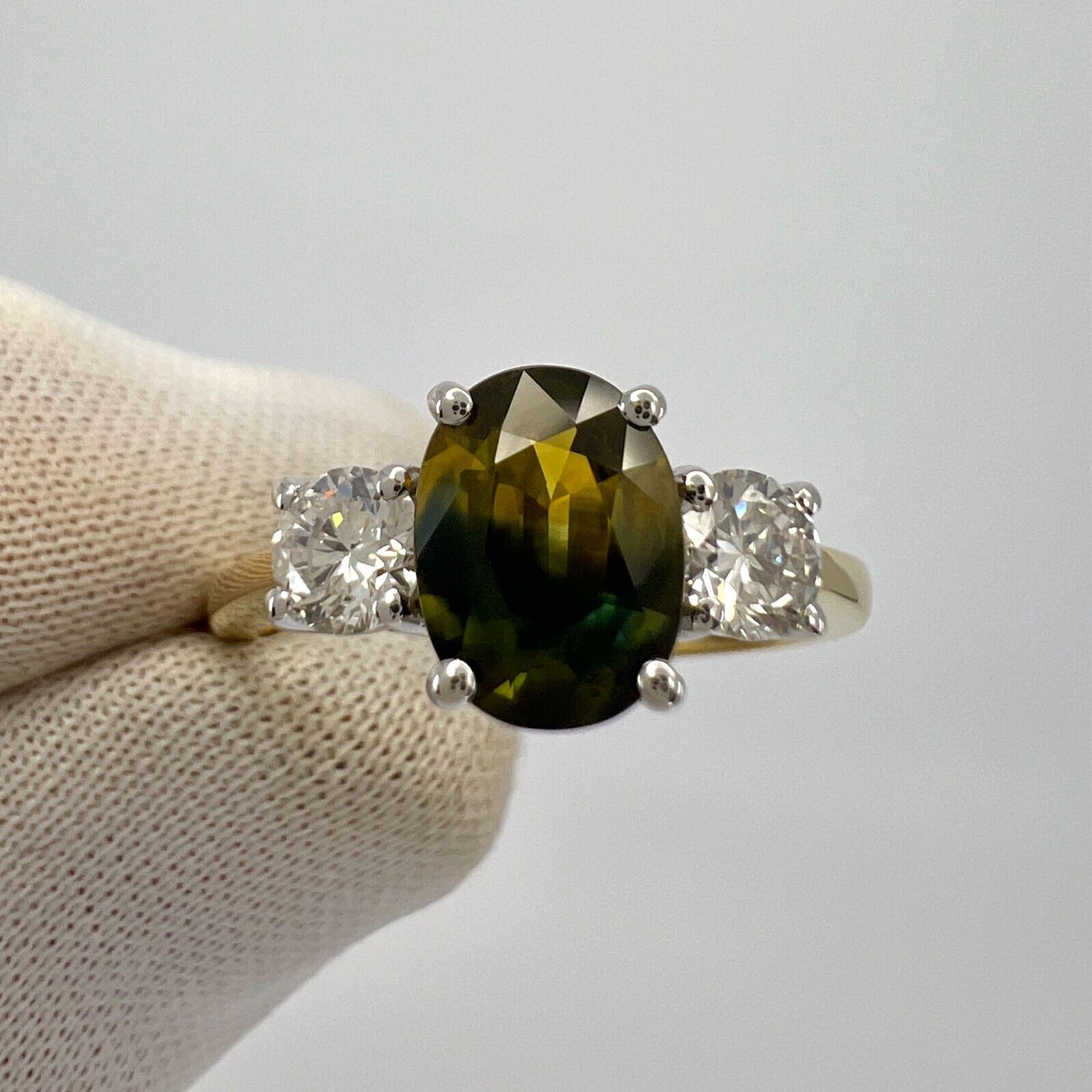 GIA Certified 2.01ct Yellow Blue Australian Parti Sapphire Gold Three Stone Ring — view 5