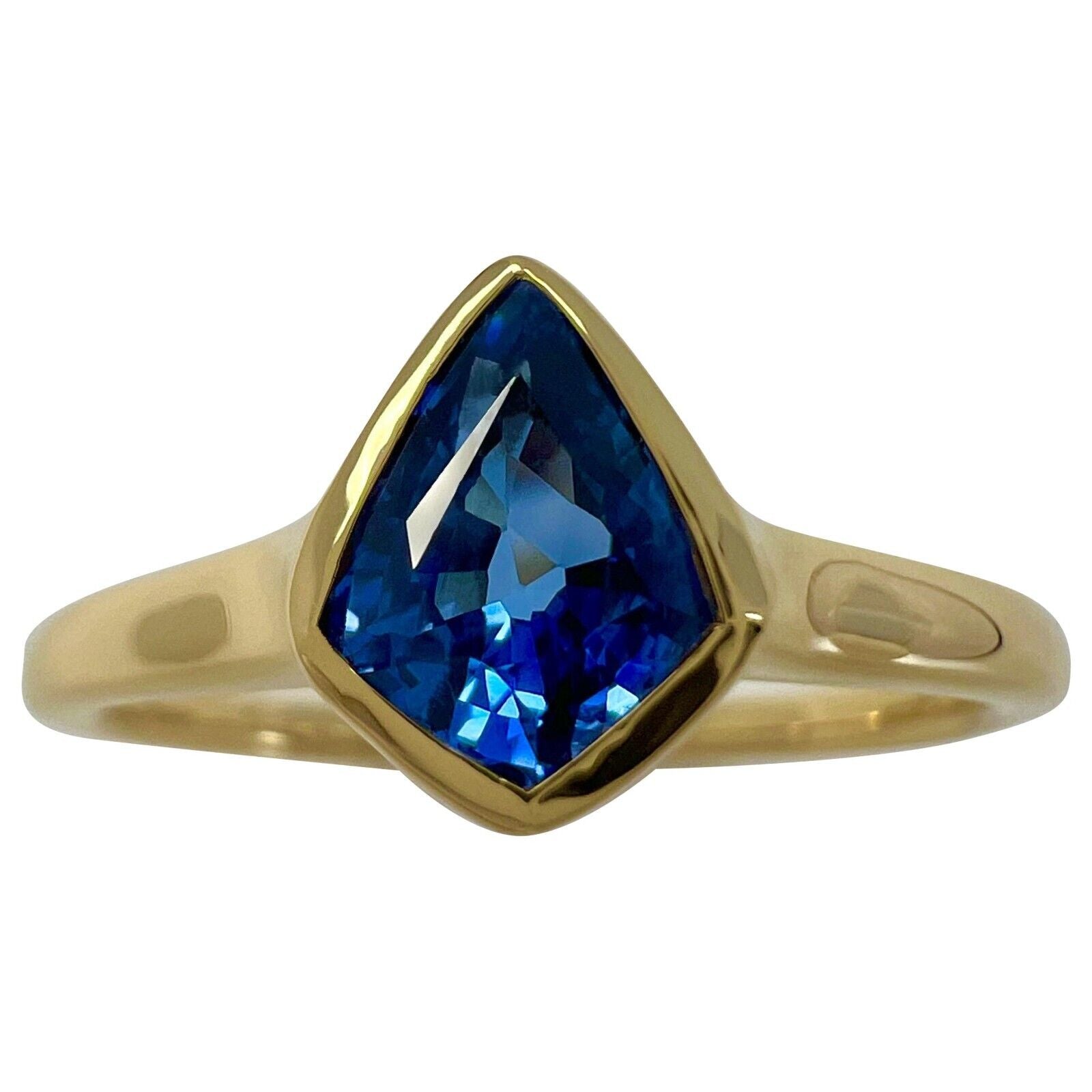 1.05ct Vivid Blue Ceylon Sapphire Fancy Kite Cut 18k Yellow Gold Solitaire Ring — view 1