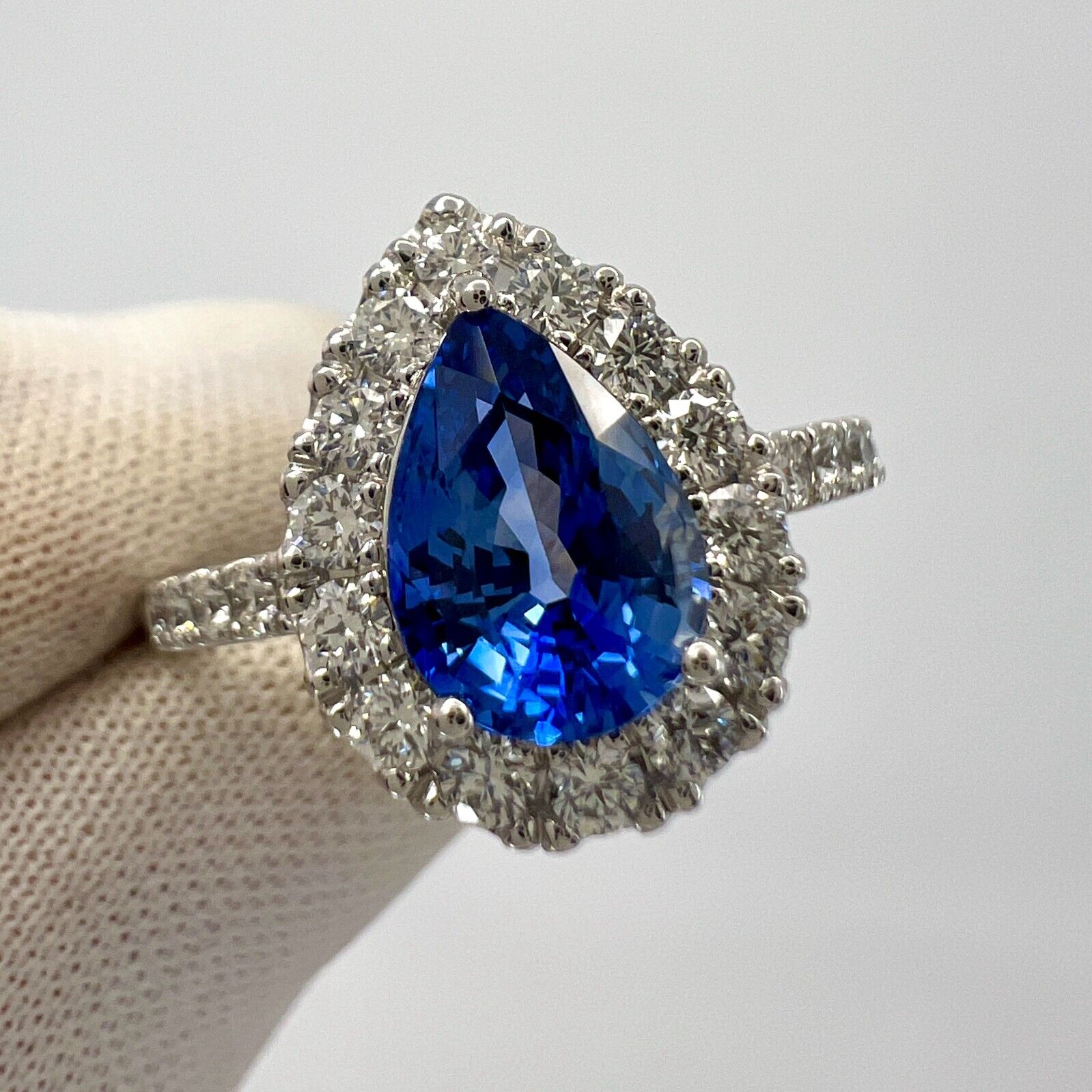 2.13ct Fine Cornflower Blue Ceylon Sapphire And Diamond 18k White Gold Halo Ring — view 2
