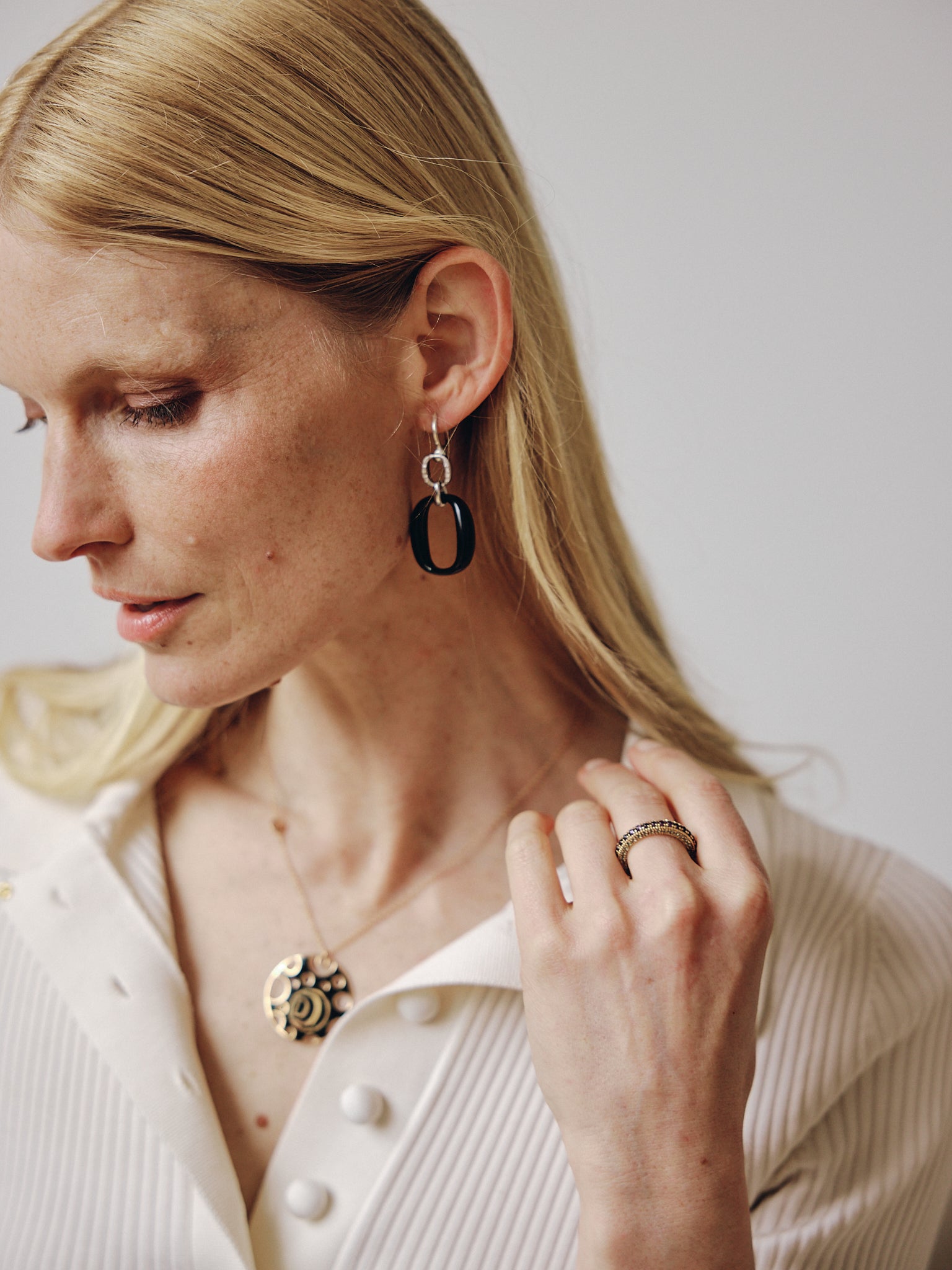 Damiani 18K Whıte Gold, Onyx and Diamond Drop Earrings 20054706 — view 2
