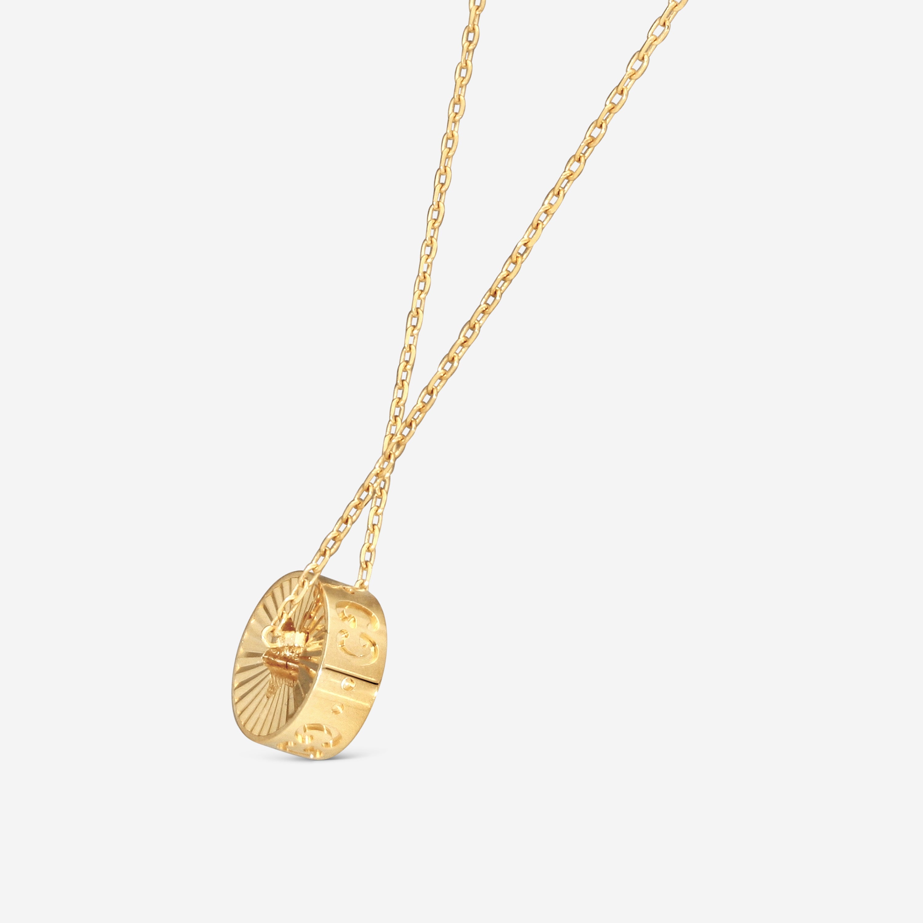 Gucci Icon 18K Yellow Gold Round Star Cut Out Pendant Necklace YBB72936300100U — view 3